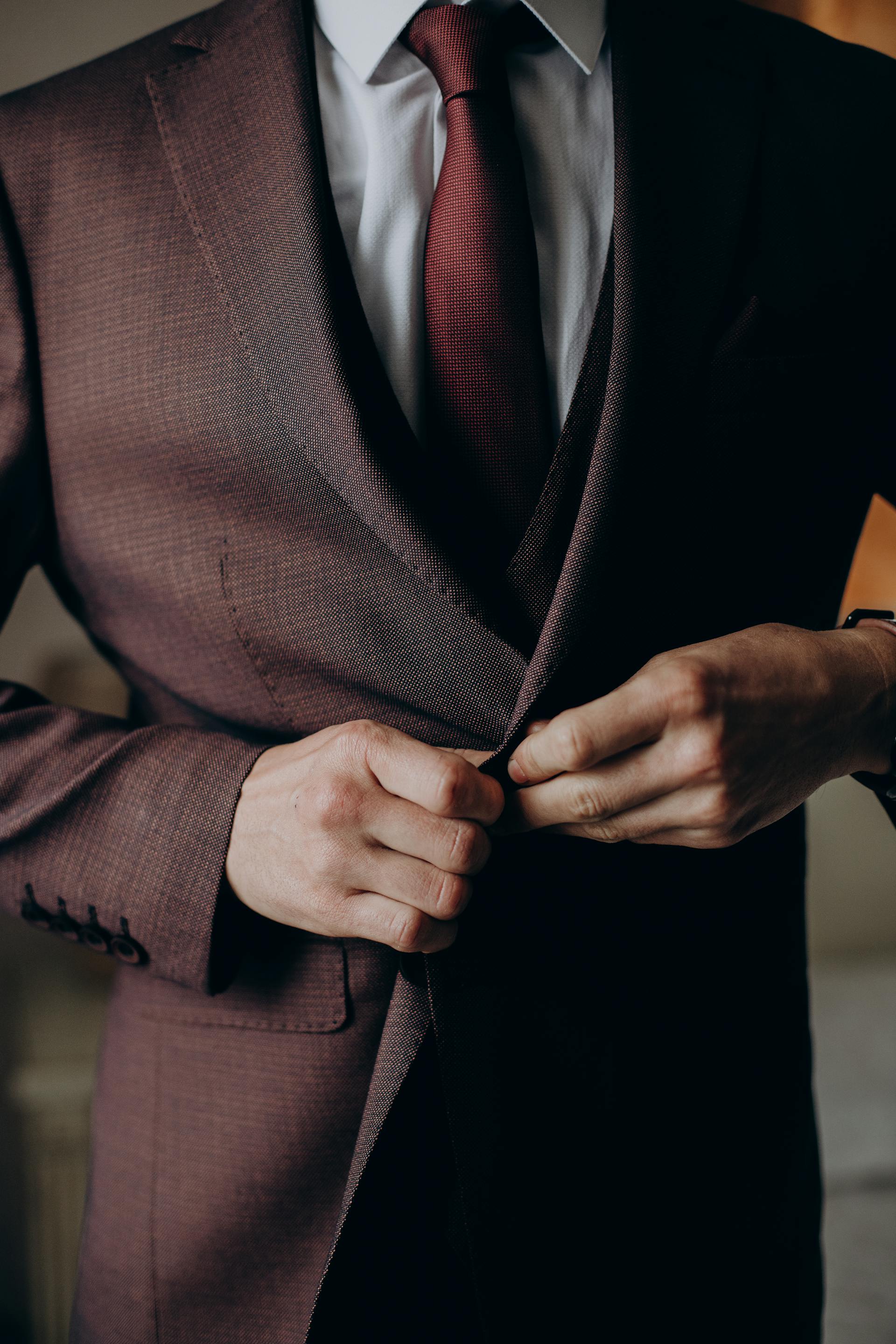 Mężczyzna w garniturze | Źródło: Pexels