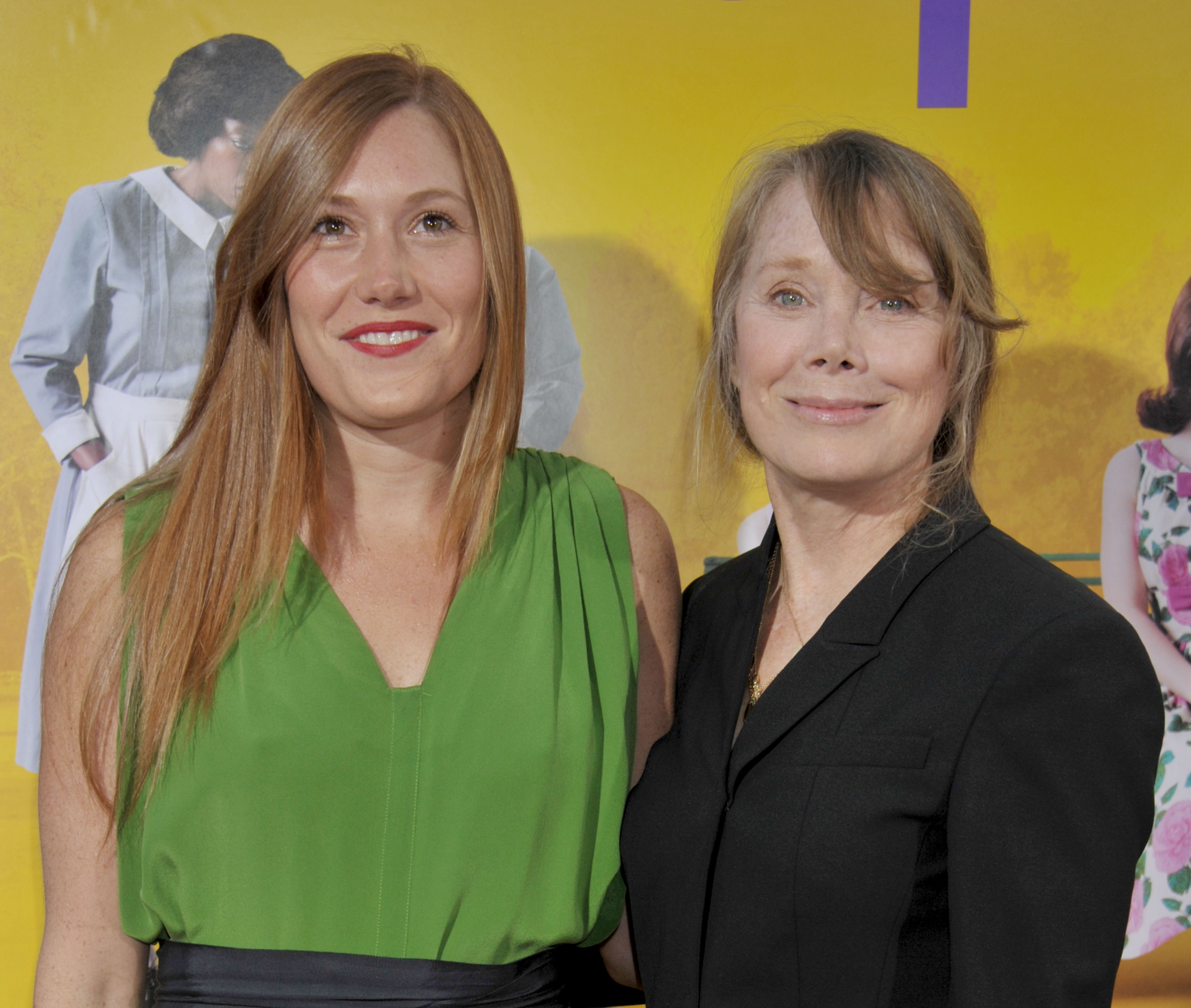 Schuyler Fisk und Sissy Spacek bei der Premiere von "The Help" am 9. August 2011 in Beverly Hills, Kalifornien. | Quelle: Getty Images