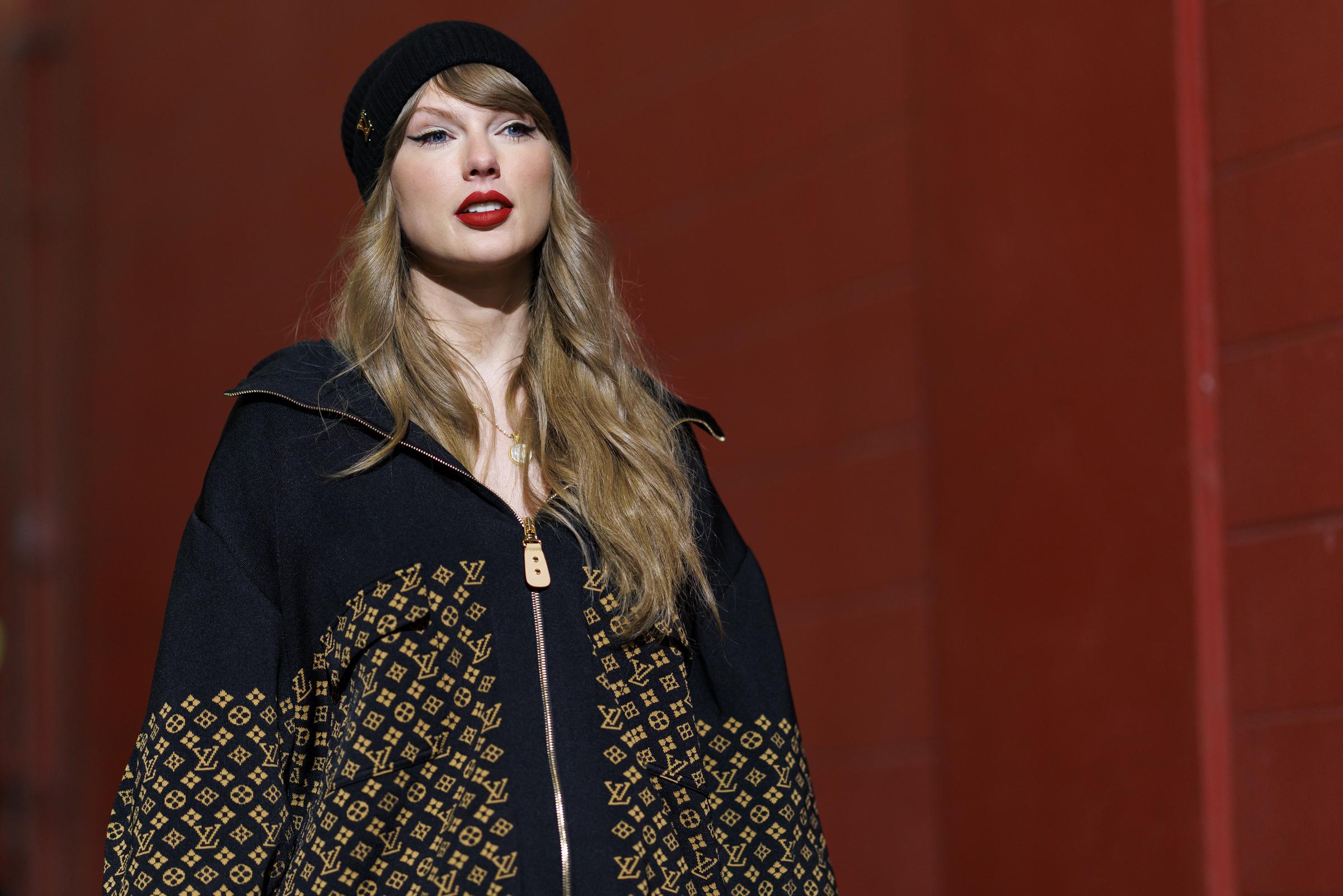 Taylor Swift im Arrowhead Stadium vor dem AFC Championship Game zwischen den Buffalo Bills und den Kansas City Chiefs am 26. Januar 2025 in Kansas City, Missouri | Quelle: Getty Images