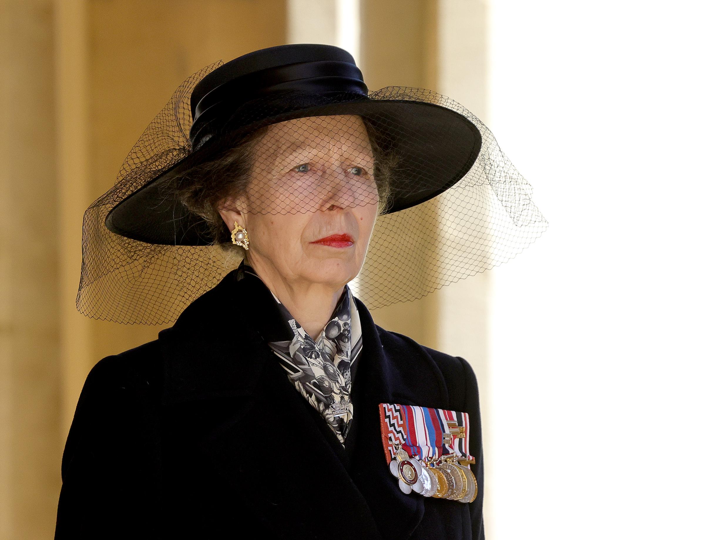 Prinzessin Anne während der Beerdigung von Prinz Philip, Herzog von Edinburgh, auf Schloss Windsor am 17. April 2021 | Quelle: Getty Images