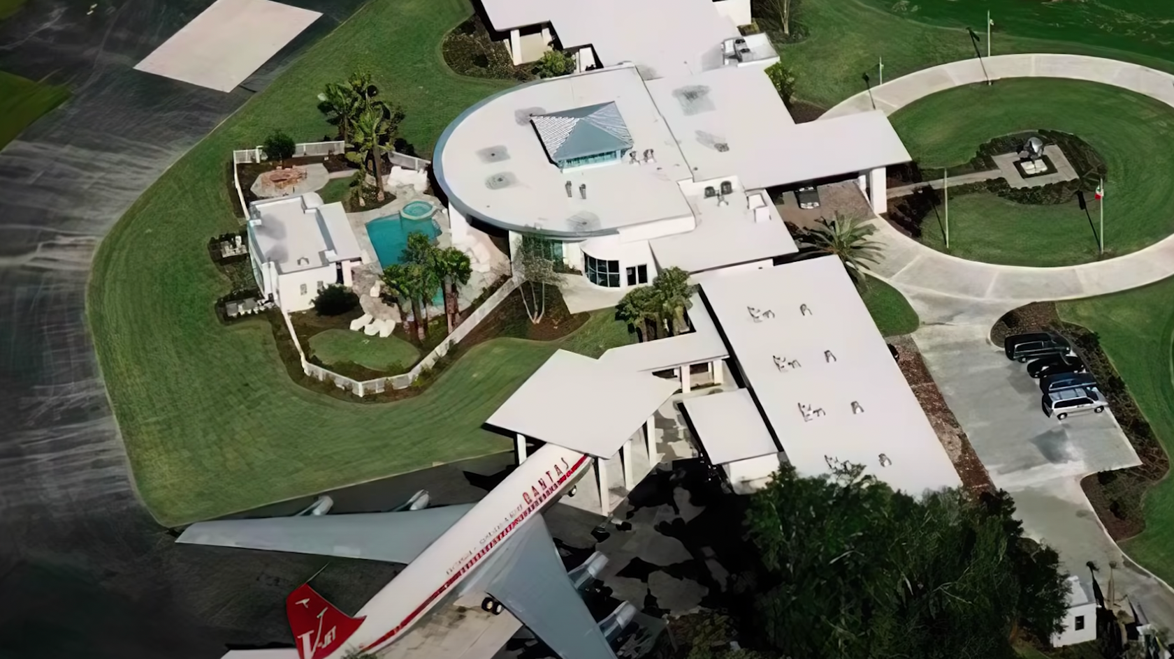 Luftaufnahme von John Travoltas Haus in Florida | Quelle: YouTube/The Richest