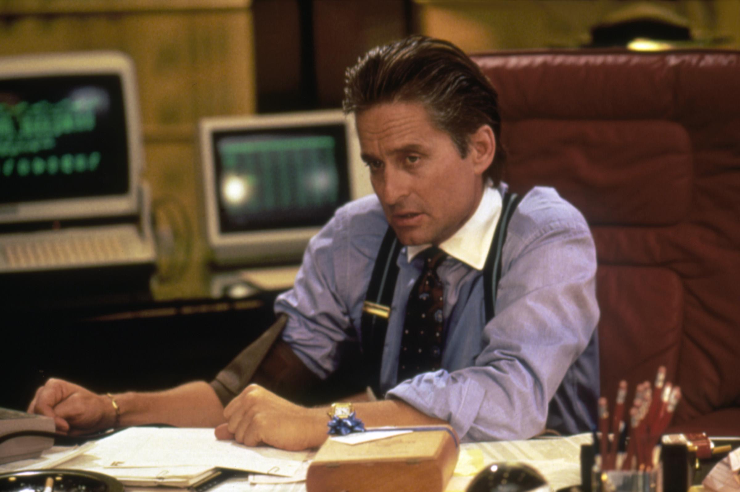 Michael Douglas am Set von "Wall Street", 1987 | Quelle: Getty Images