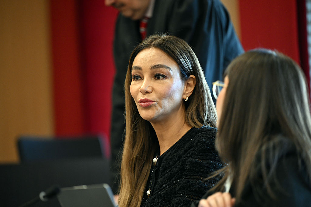2. März 2026, Nordrhein-Westfalen, Düsseldorf: Verona Pooth, Moderatorin und Werbegesicht, wartet auf den Beginn der Verhandlung. | Quelle: Getty Images