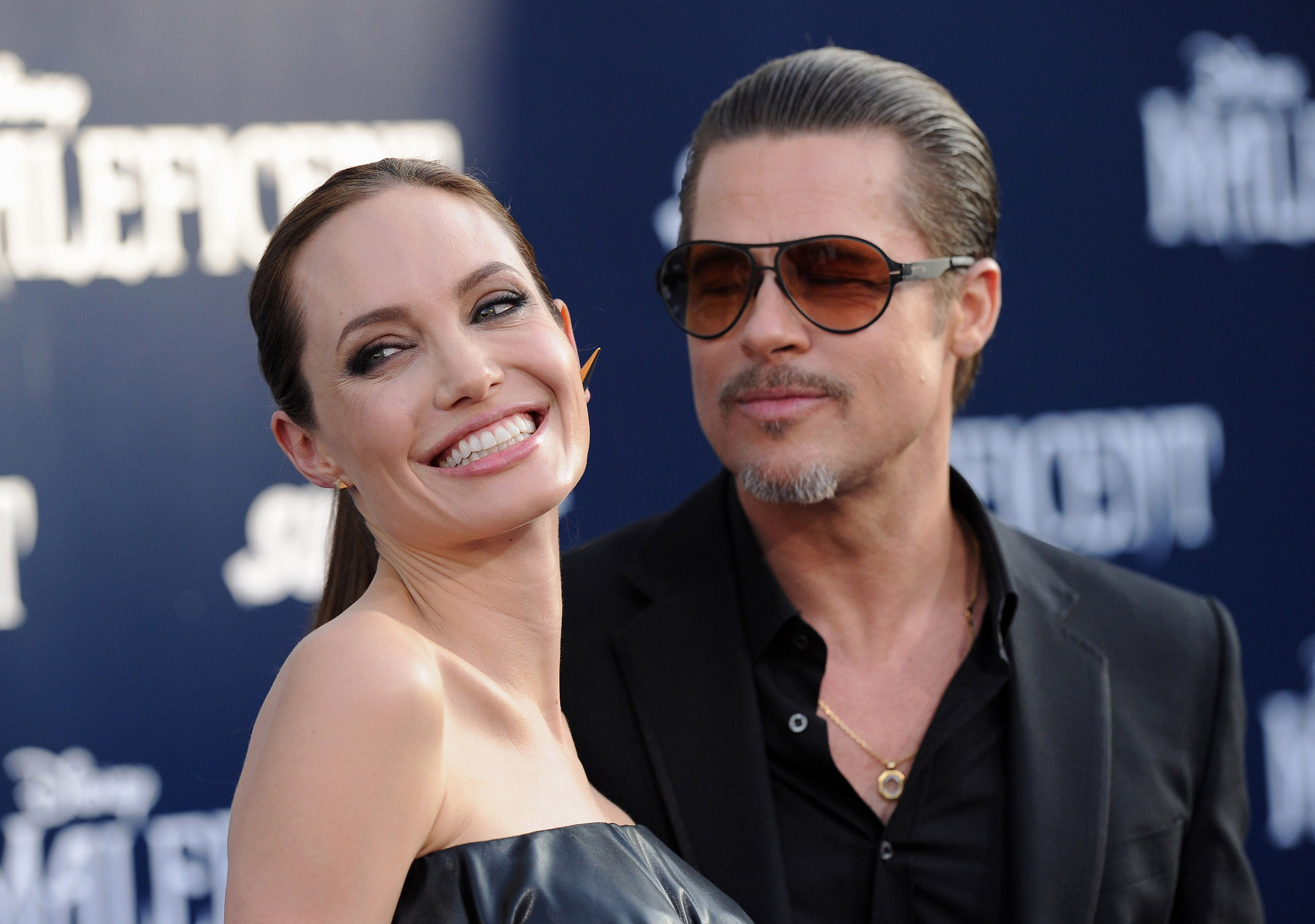 Angelina Jolie und Brad Pitt bei der Weltpremiere von „Maleficent“ am 28. Mai 2014 in Hollywood, Kalifornien. | Quelle: Getty Images