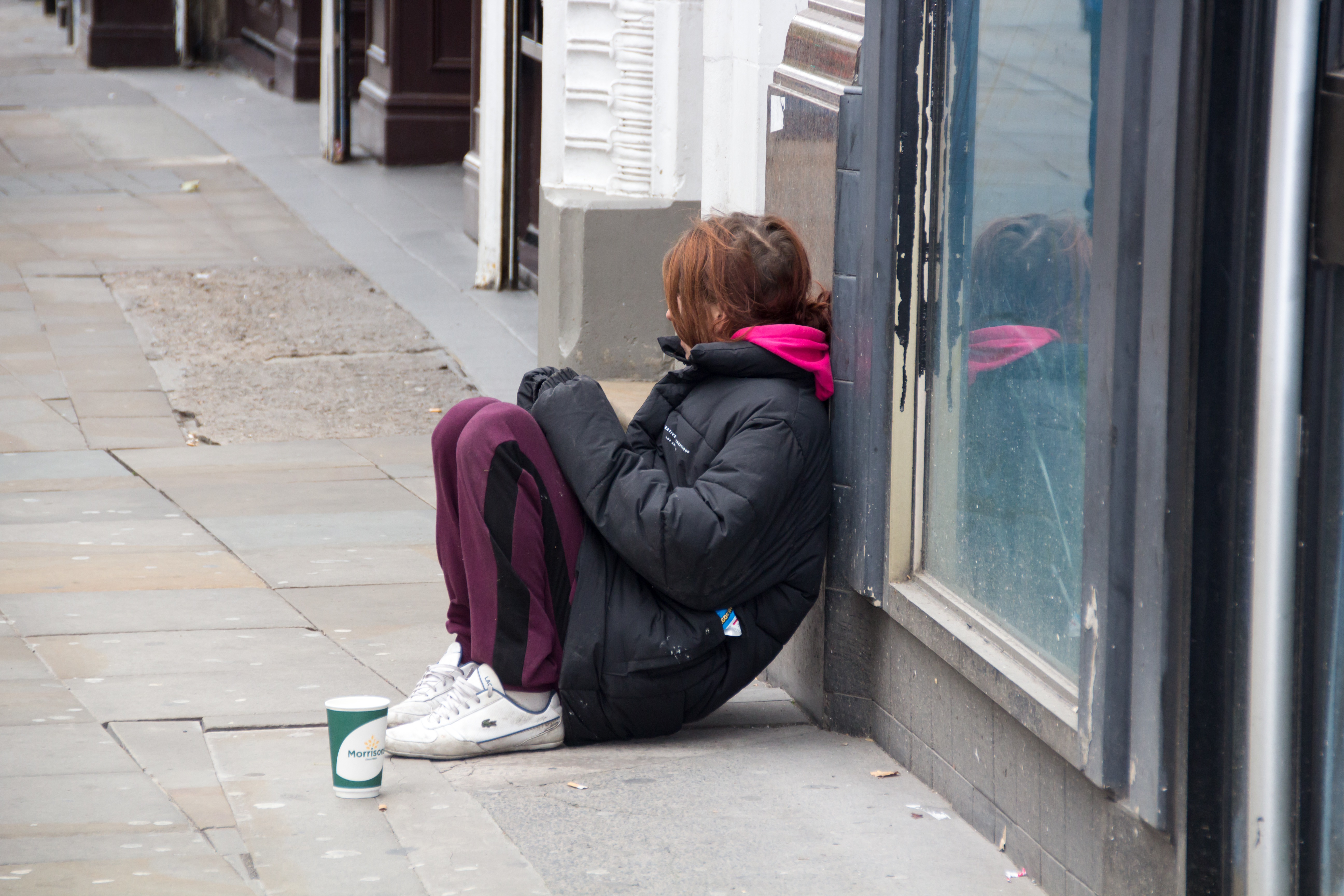Obdachloses Mädchen | Quelle: Shutterstock