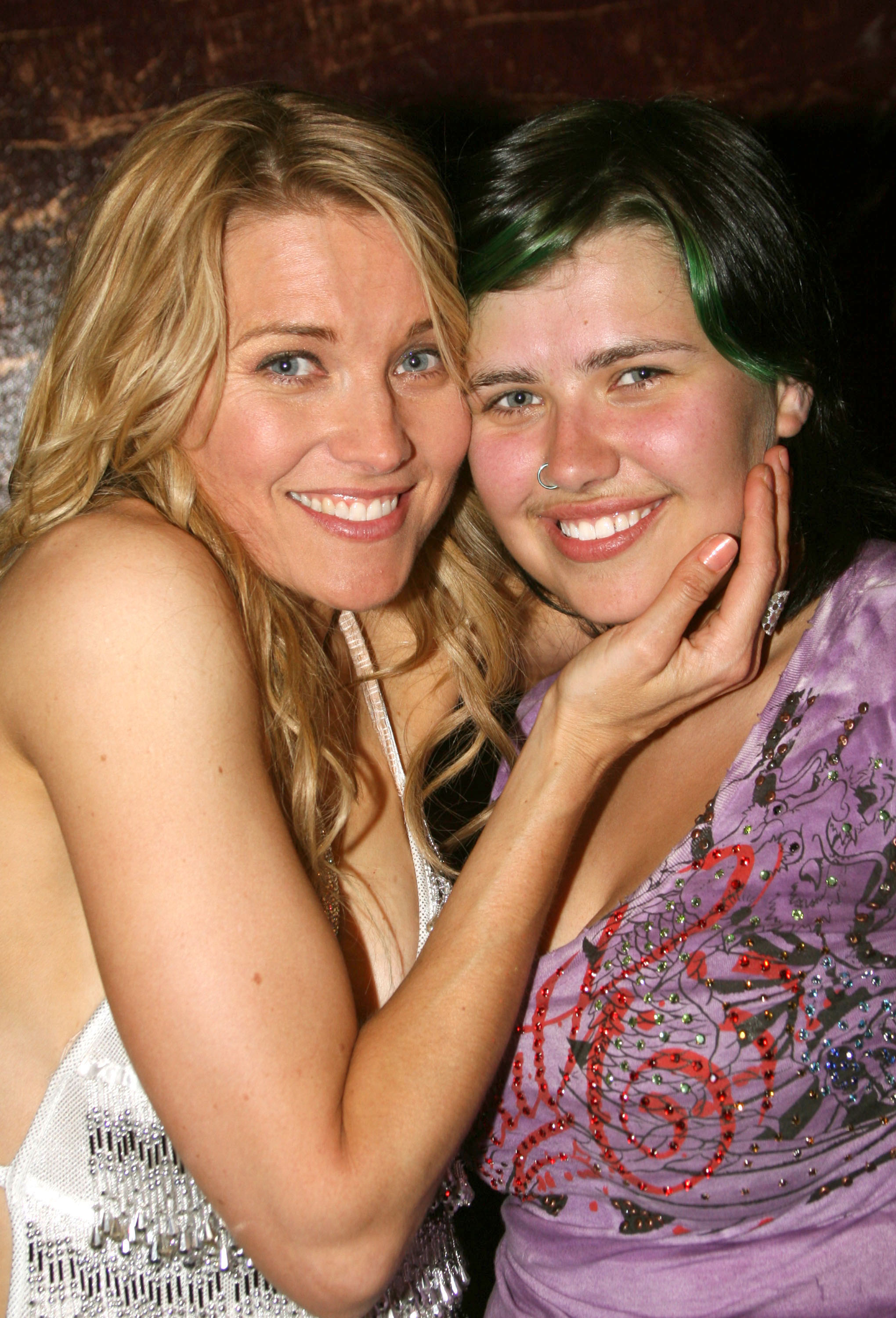 Lucy Lawless und Daisy Lawless besuchen ein Konzert im The Roxy in West Hollywood, Kalifornien am 14. Januar 2007 | Quelle: Getty Images