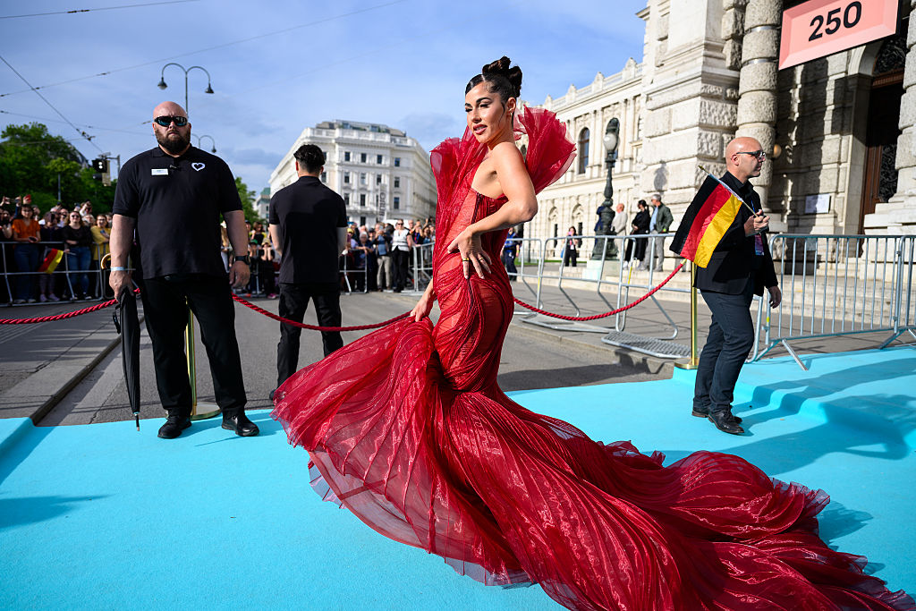 Sarah Engels vertritt Deutschland und nimmt am 10. Mai 2026 in Wien am „Turquoise Carpet“ der Eröffnungsfeier des 70. Eurovision Song Contest auf dem Rathausplatz teil