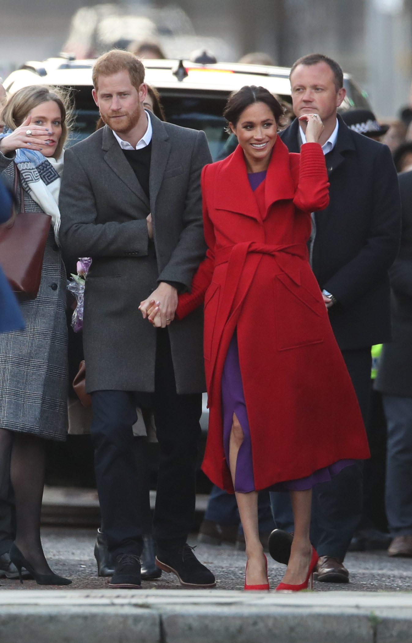 Der Herzog und die Herzogin von Sussex bei einem Rundgang, als sie am 14. Januar 2019 eine neue Skulptur am Hamilton Square besuchten. | Quelle: Getty Images