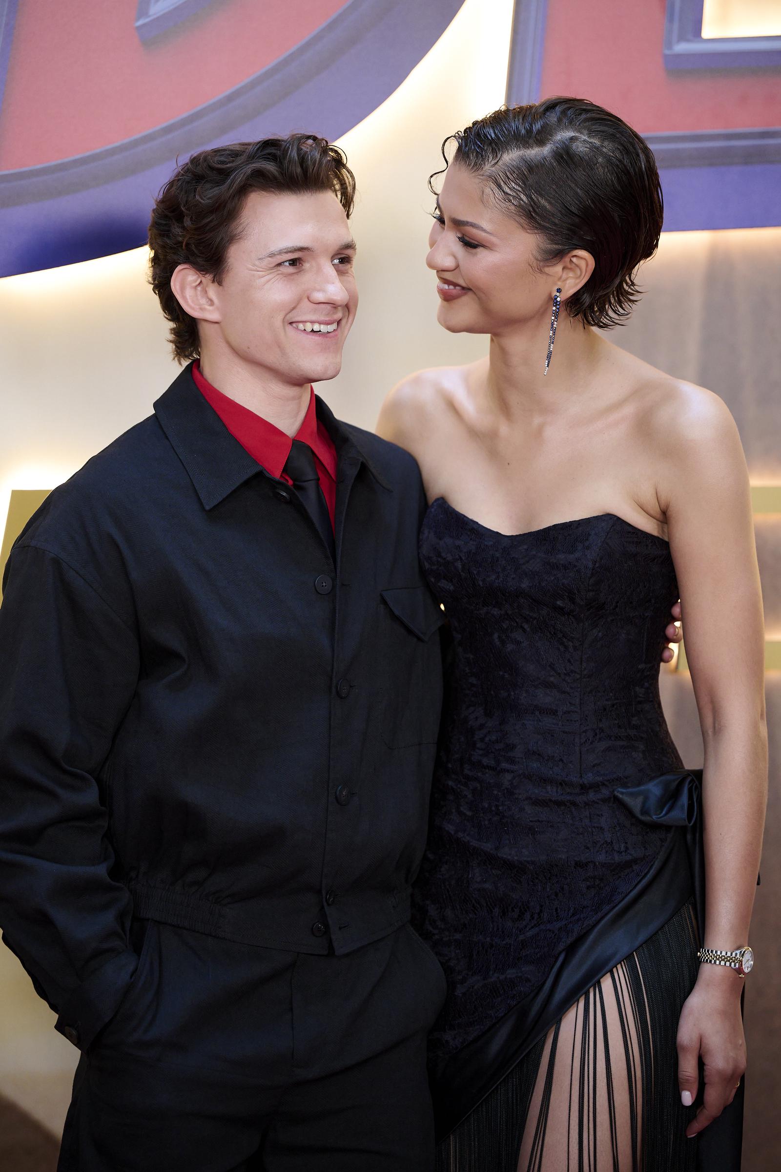 Das scheint wieder mal ein Fall zu sein, in dem Zendaya Tom Holland angesehen hat, während er in eine andere Richtung geschaut hat. | Quelle: Getty Images