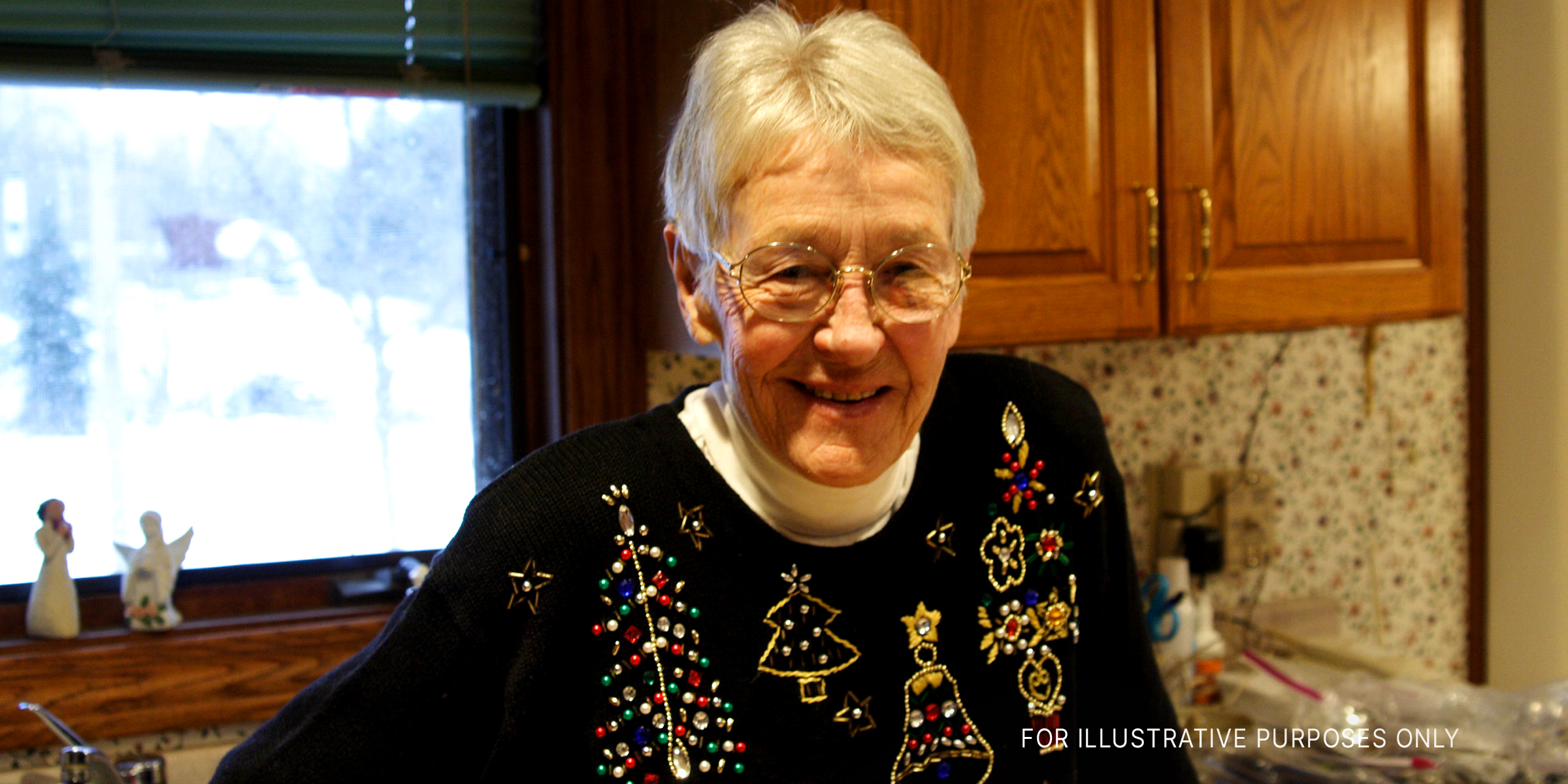 Großmutter lächelt in die Kamera | Quelle: Flickr.com/aaronjacobsъ/CC BY-SA 2.0