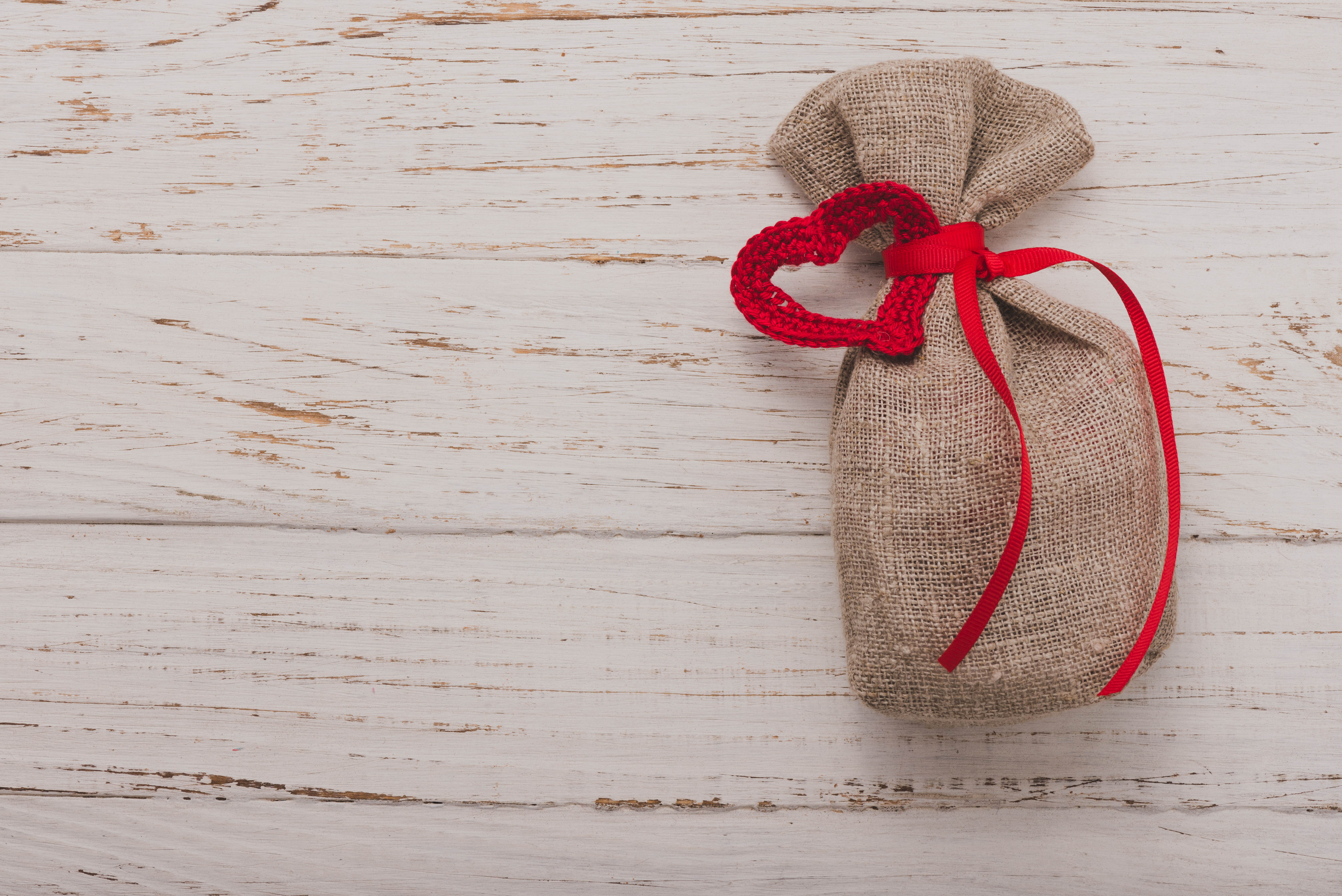 Ein mit einer Schnur verschnürter Beutel | Quelle: Freepik