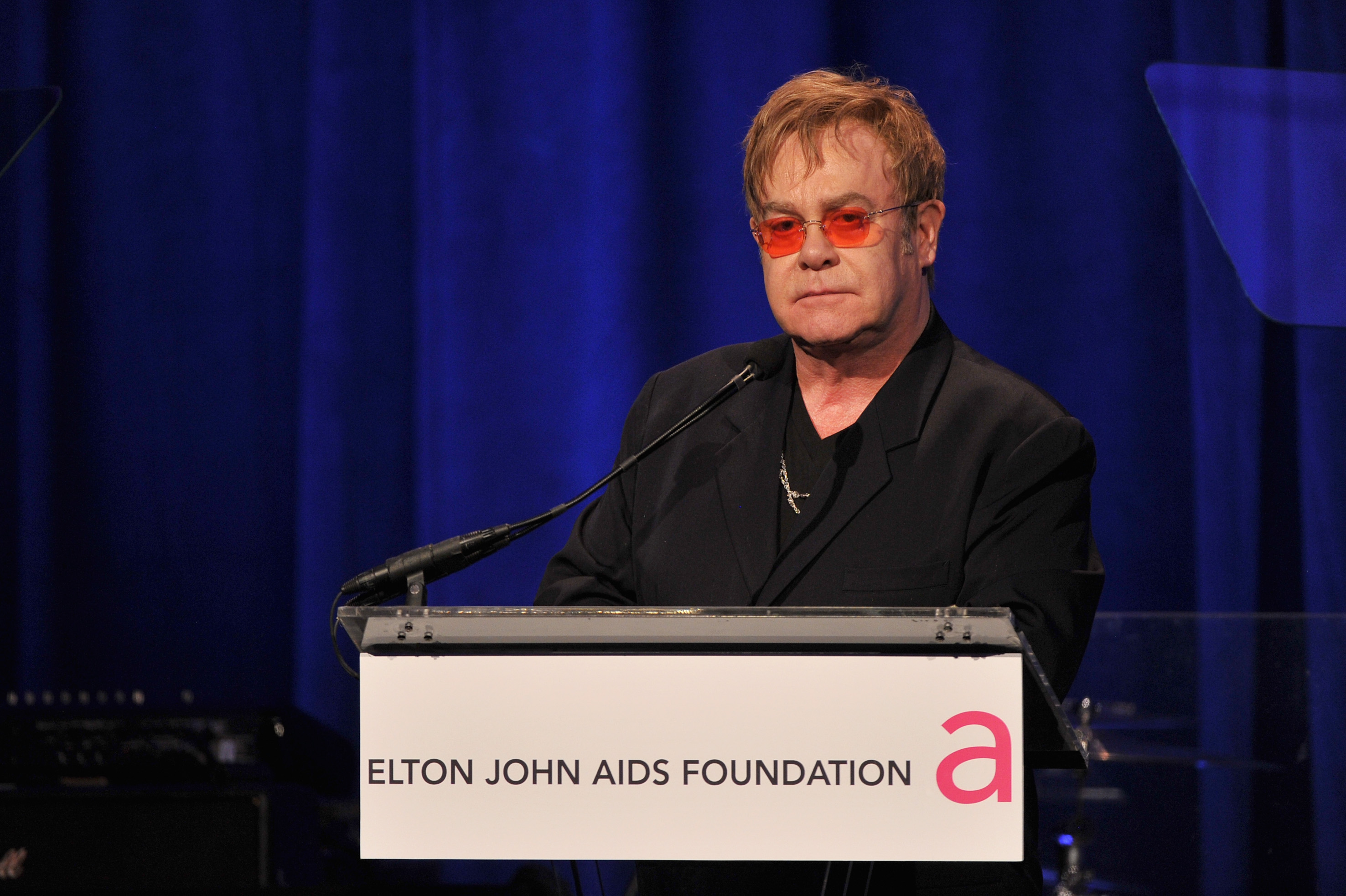 Elton John während der 11. jährlichen Benefizveranstaltung „An Enduring Vision“ der Elton John AIDS Foundation am 15. Oktober 2012 in New York City | Quelle: Getty Images