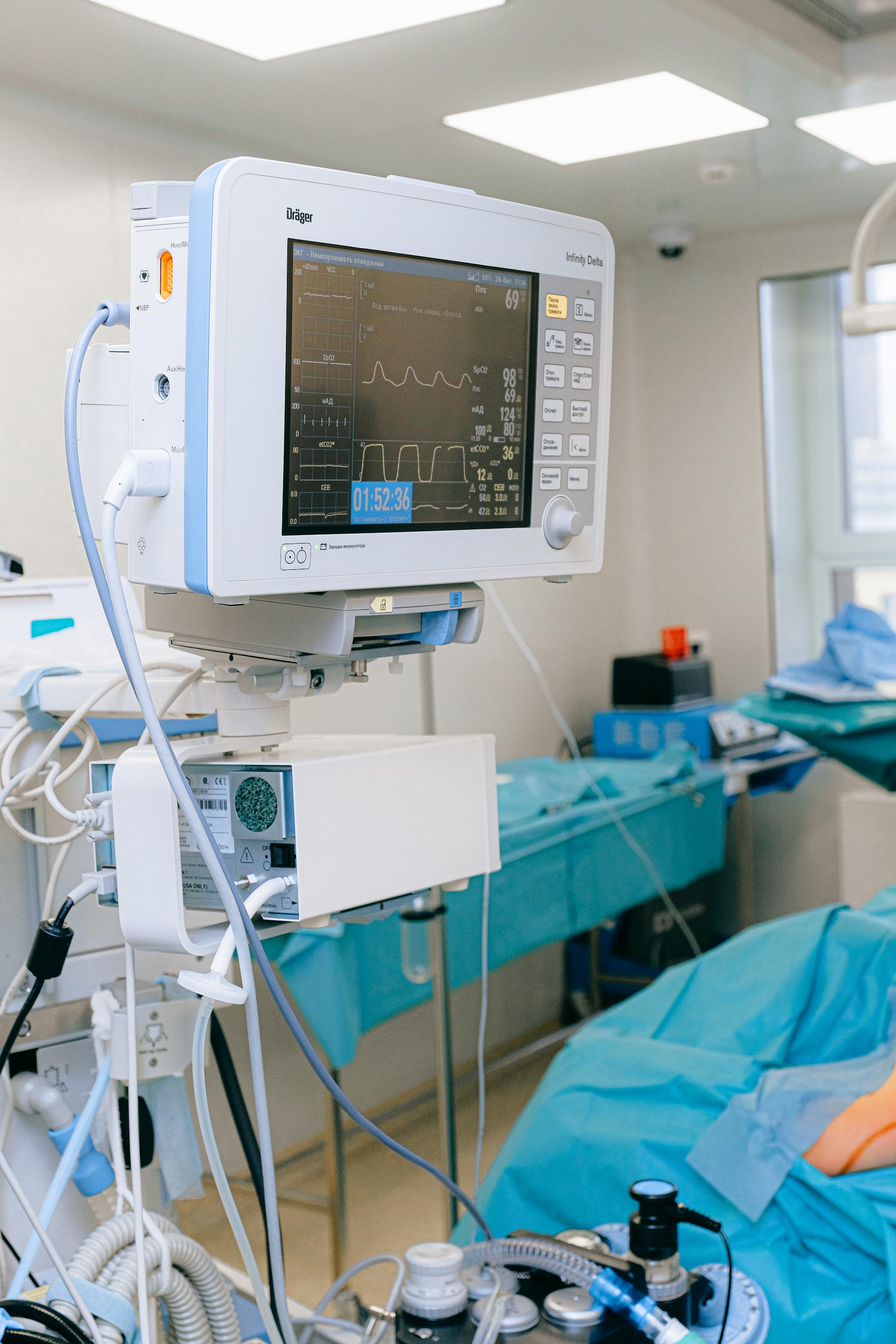 Medizinische Geräte in einem Krankenhauszimmer | Quelle: Pexels