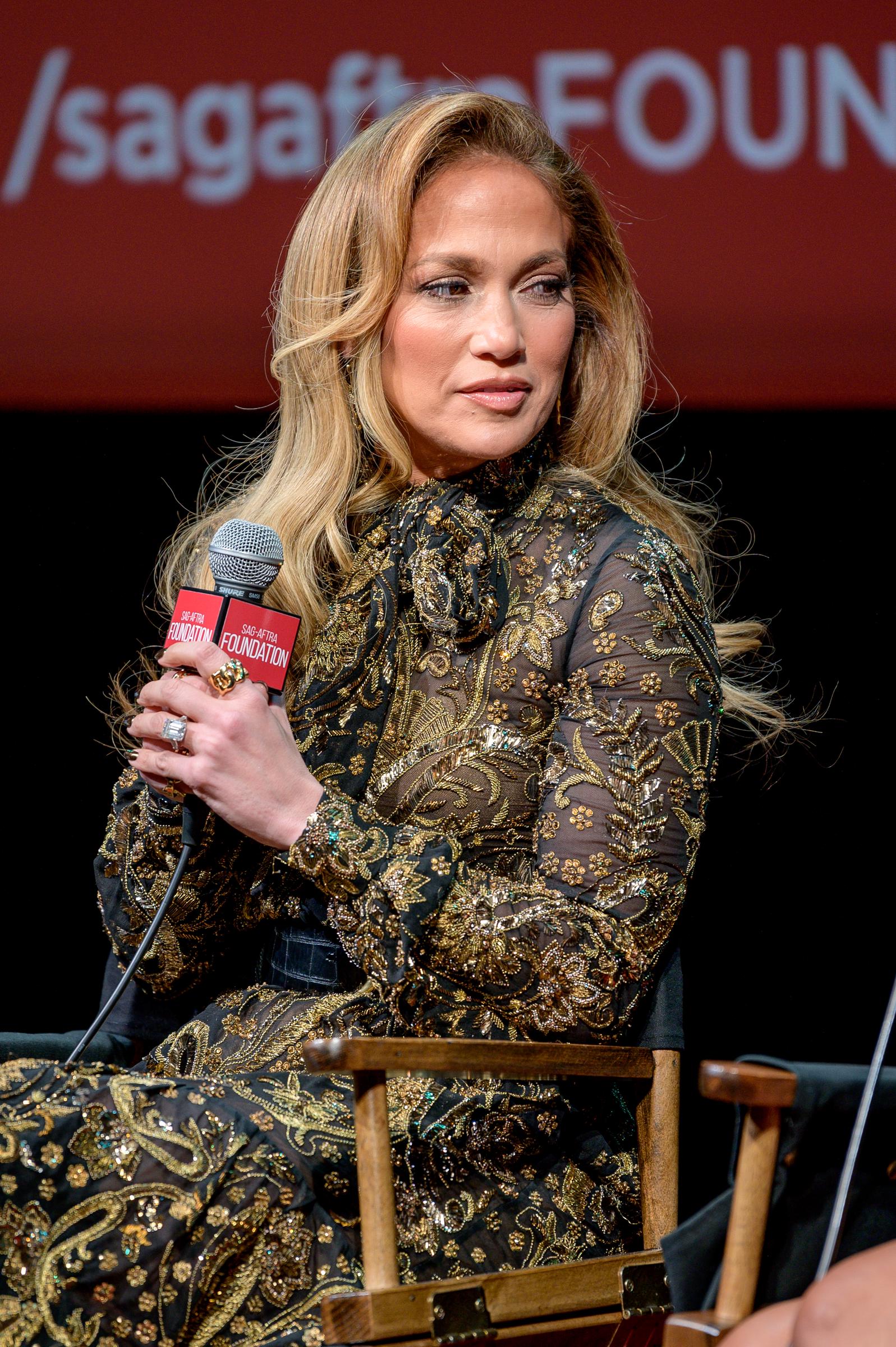 Jennifer Lopez nimmt an der SAG-AFTRA Foundation Conversation teil: "Hustlers" im The Robin Williams Center am 2. Dezember 2019 in New York City. | Quelle: Getty Images