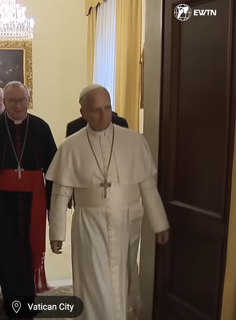 Papst Leo XIV. beim Besuch der päpstlichen Wohnung im Apostolischen Palast aus einem Video vom 12. Mai 2025. | Quelle: YouTube/EWTNcatholictv