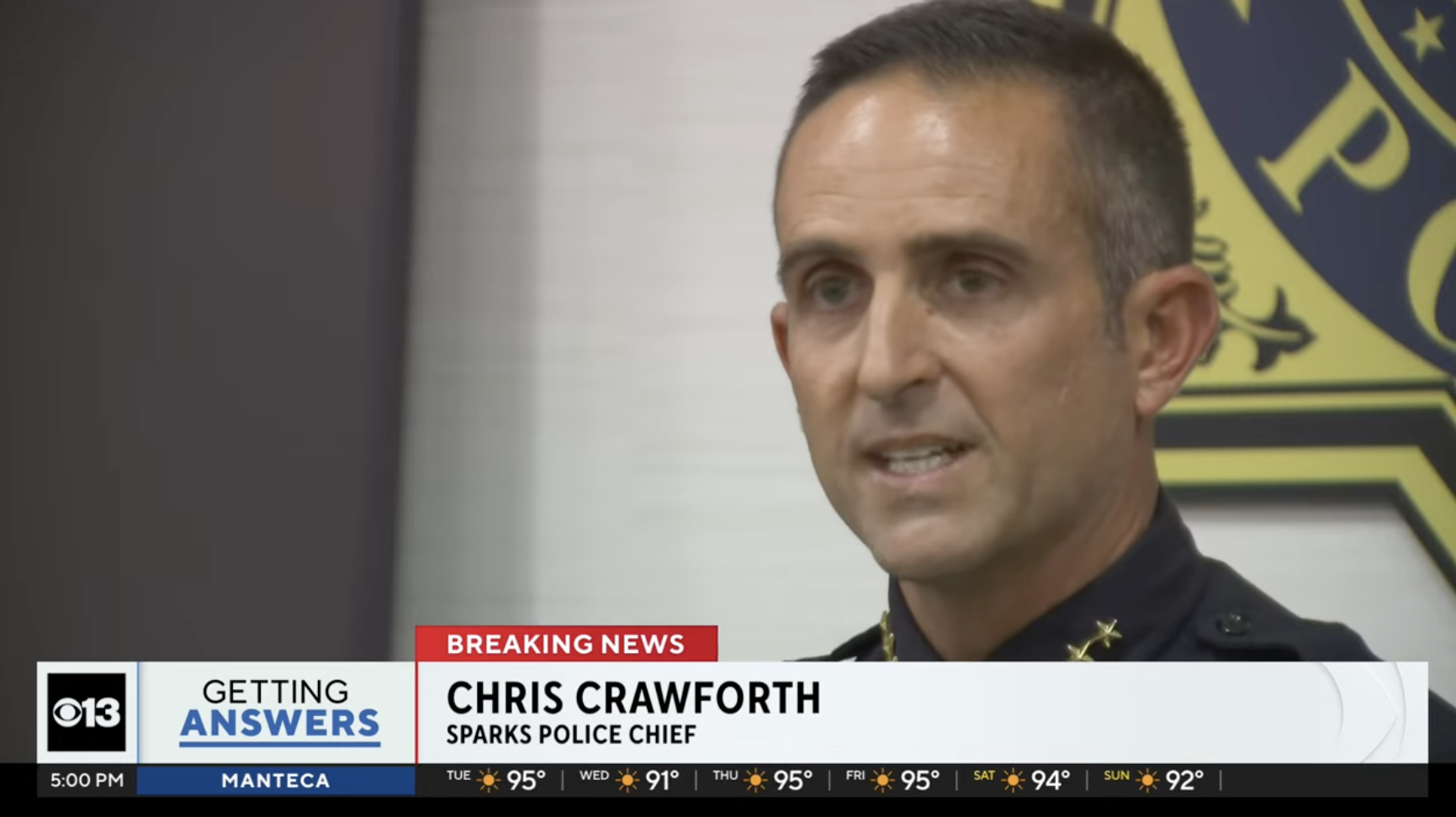 Sparks-Polizeichef Chris Crawforth spricht auf einer Pressekonferenz nach der Schießerei im Grand Sierra Hotel in Reno, Nevada, am 28. Juli 2025. | Quelle: YouTube/CBS News Sacramento