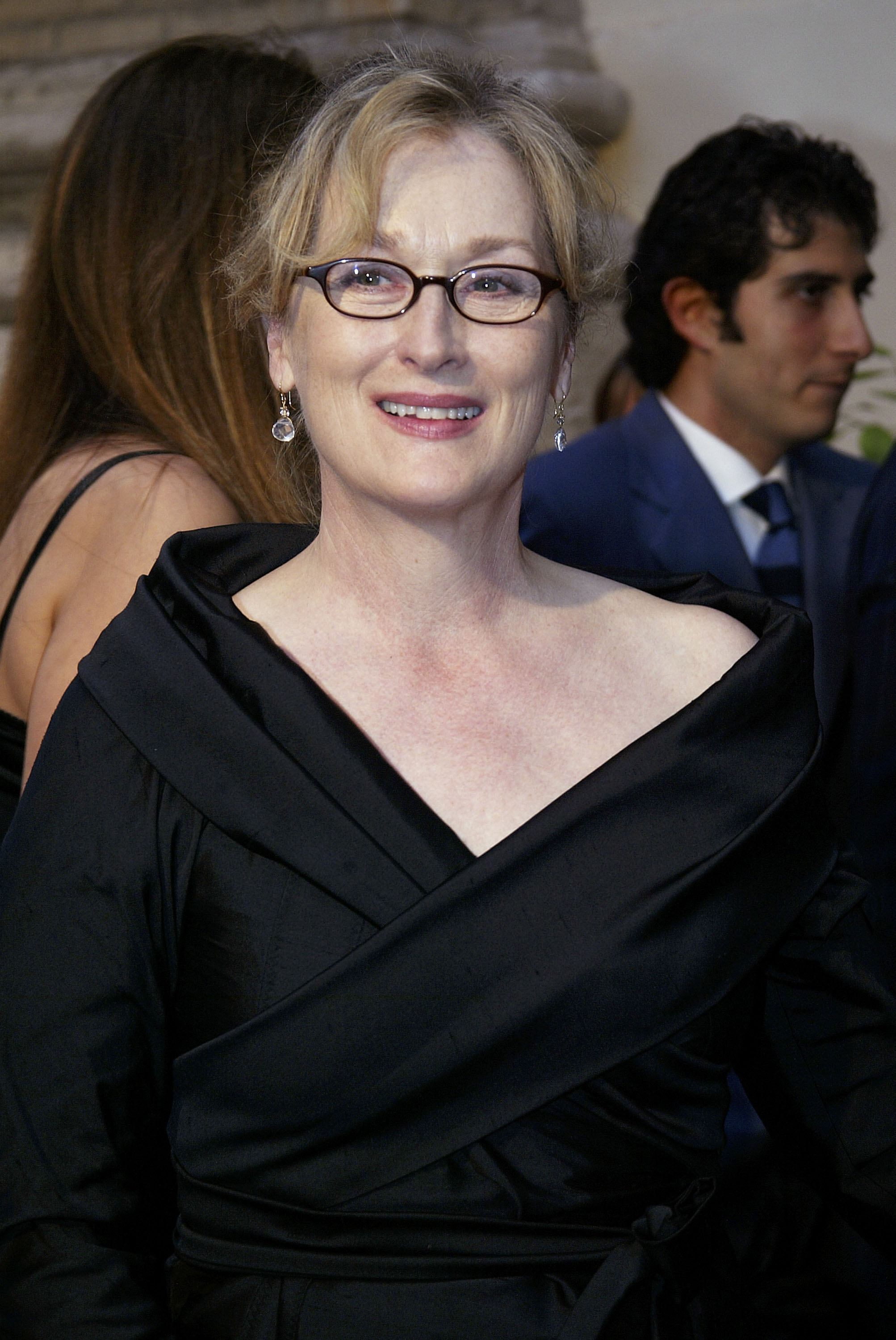 Meryl Streep besucht die Gemäldeausstellung von Robert De Niro Sr. am 16. Mai 2005 | Quelle: Getty Images