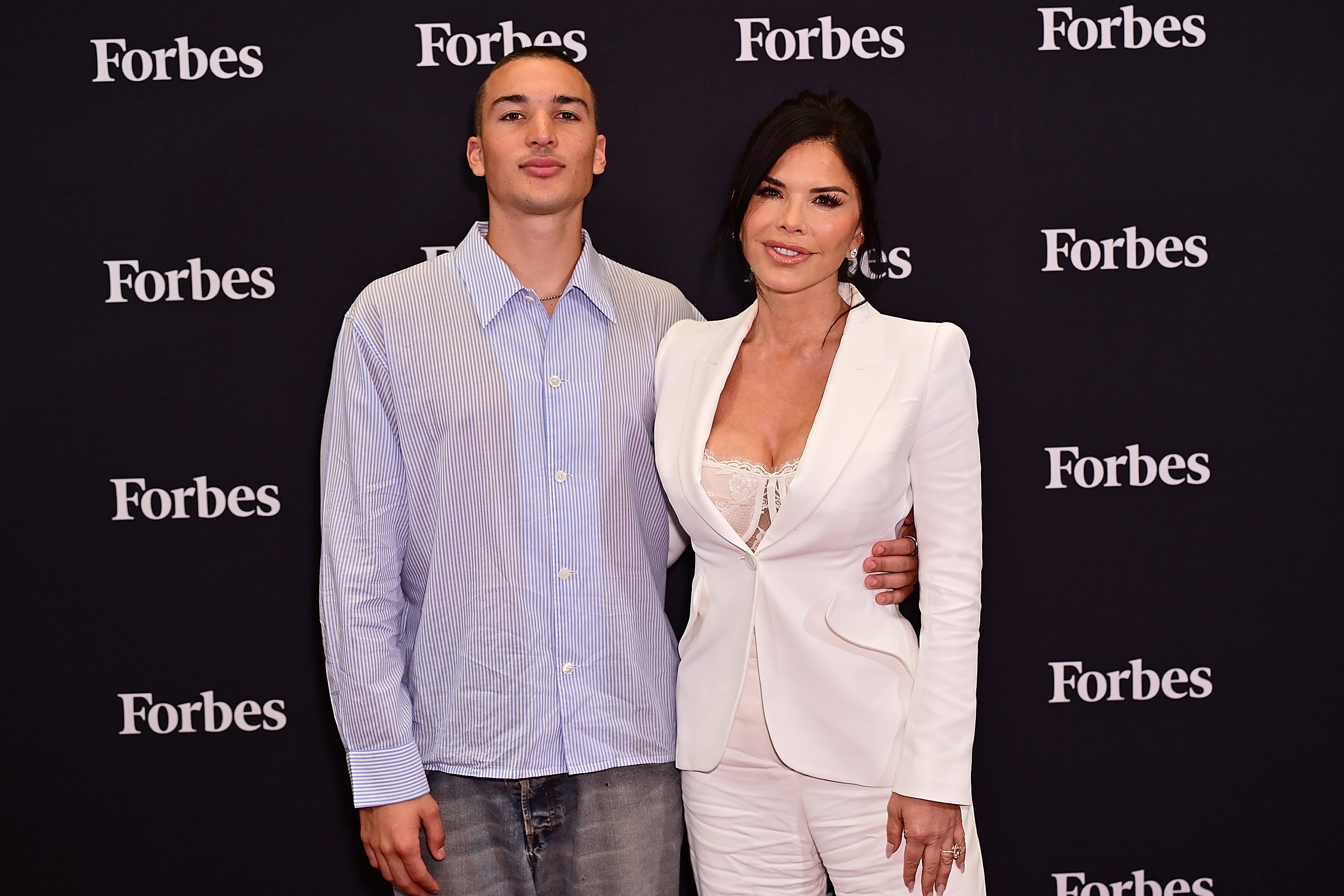 Lauren Sánchez und ihr Sohn Nikko Gonzalez beim Forbes Power Women's Summit 2024 am 11. September in New York. | Quelle: Getty Images