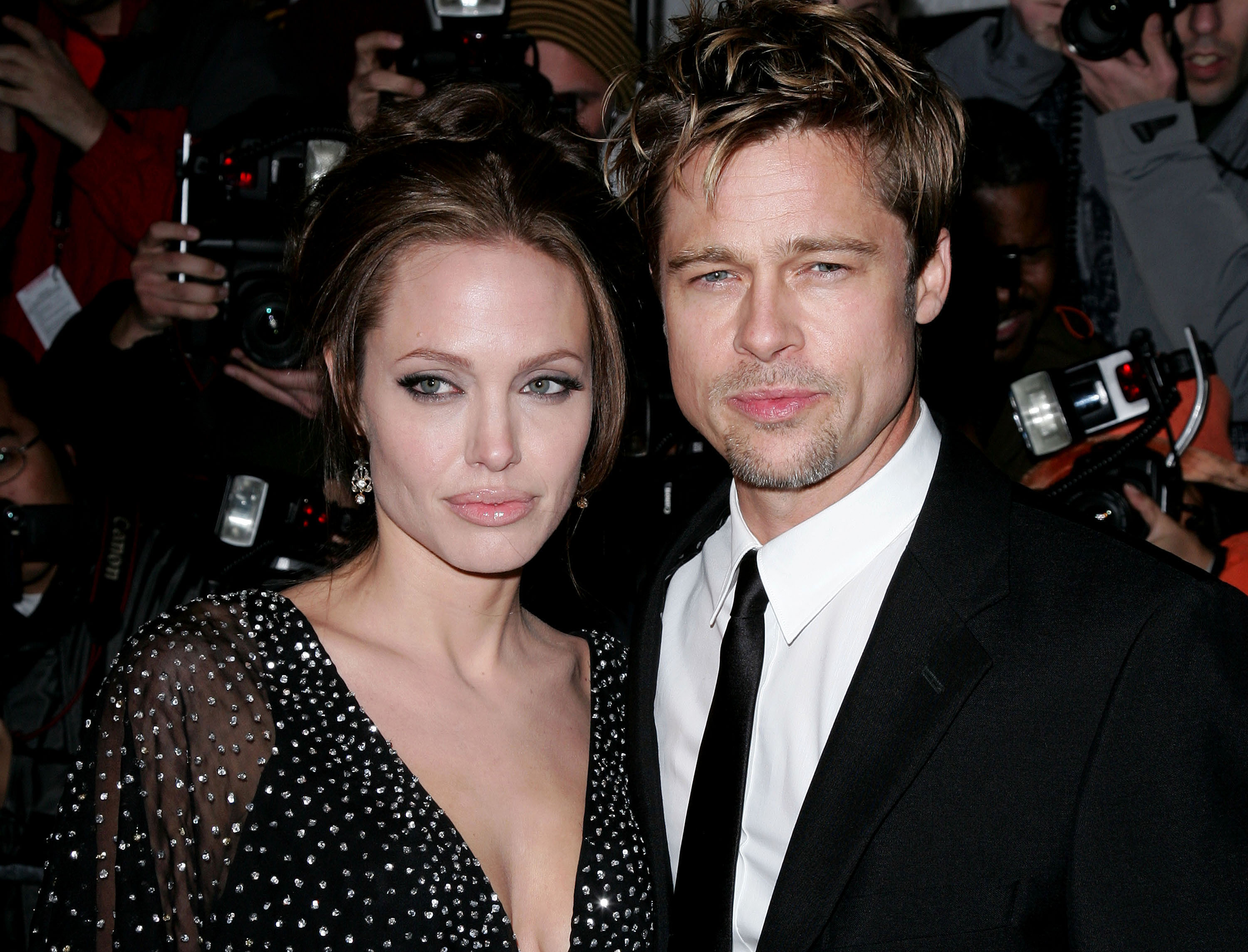 Angelina Jolie und Brad Pitt bei der Premiere von "The Good Shepherd" am 11. Dezember 2006 | Quelle: Getty Images