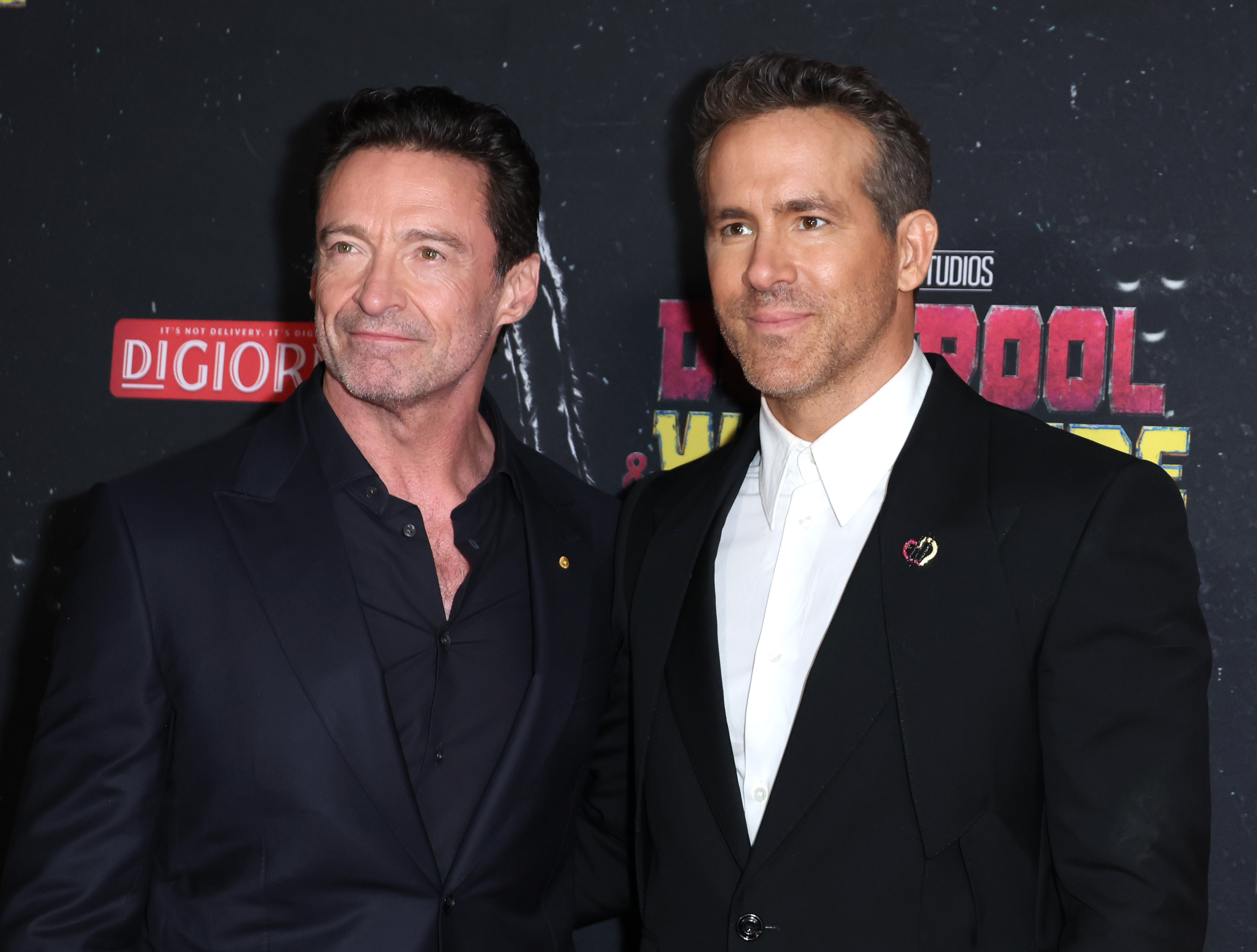 Hugh Jackman und Ryan Reynolds bei der Weltpremiere von "Deadpool & Wolverine" am 22. Juli 2024 in New York. | Quelle: Getty Images