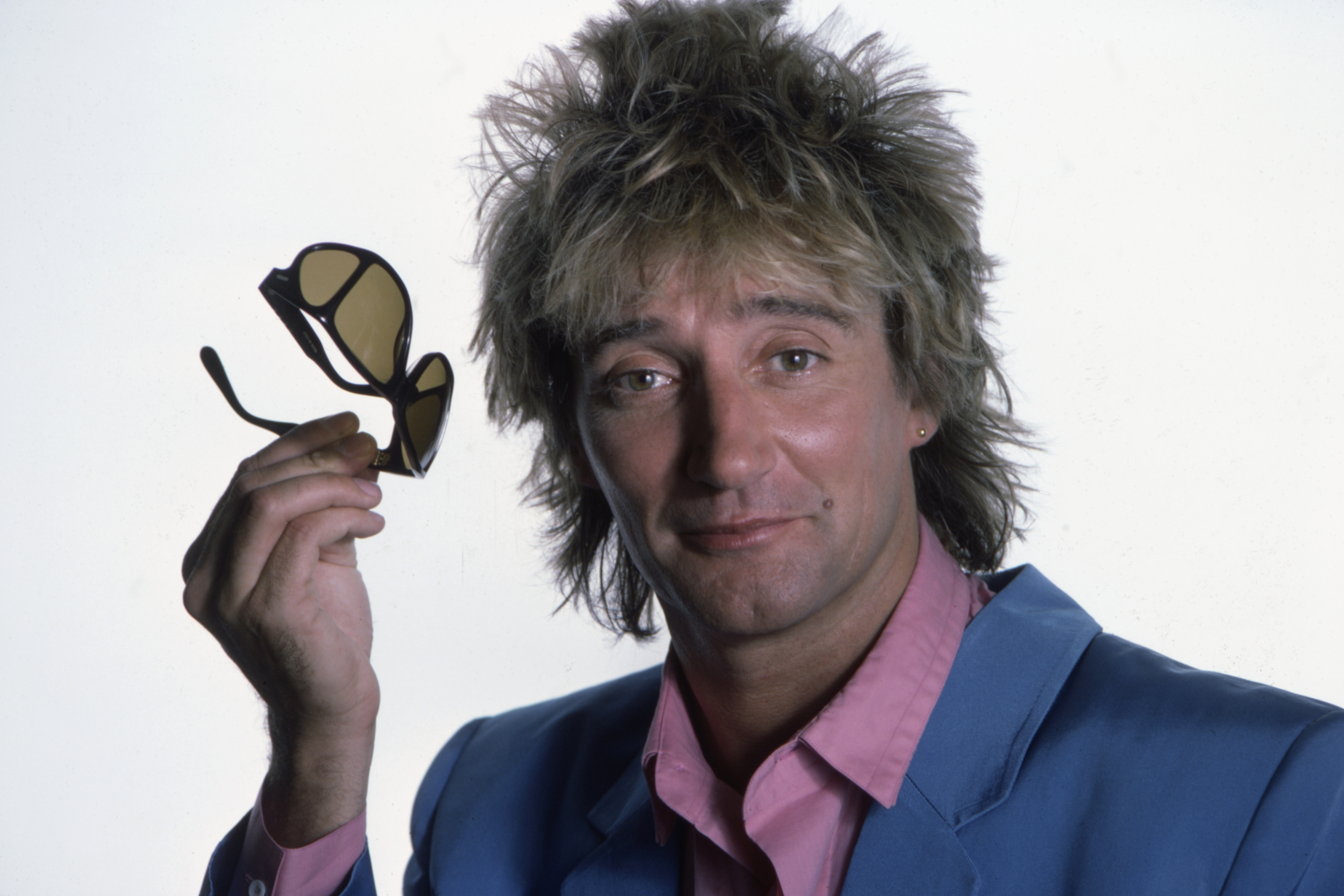 Rod Stewart posiert im Jahr 1984 | Quelle: Getty Images