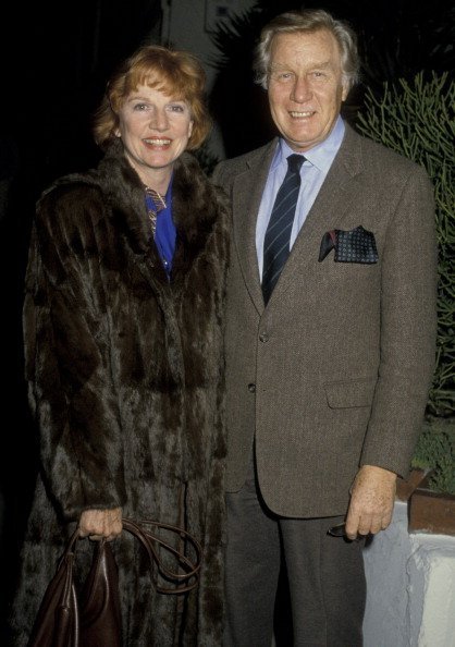 George Gaynes und Allyn Ann McLerie, gesichtet am 21. Februar 1986 im Spago Restaurant | Quelle: Getty Images