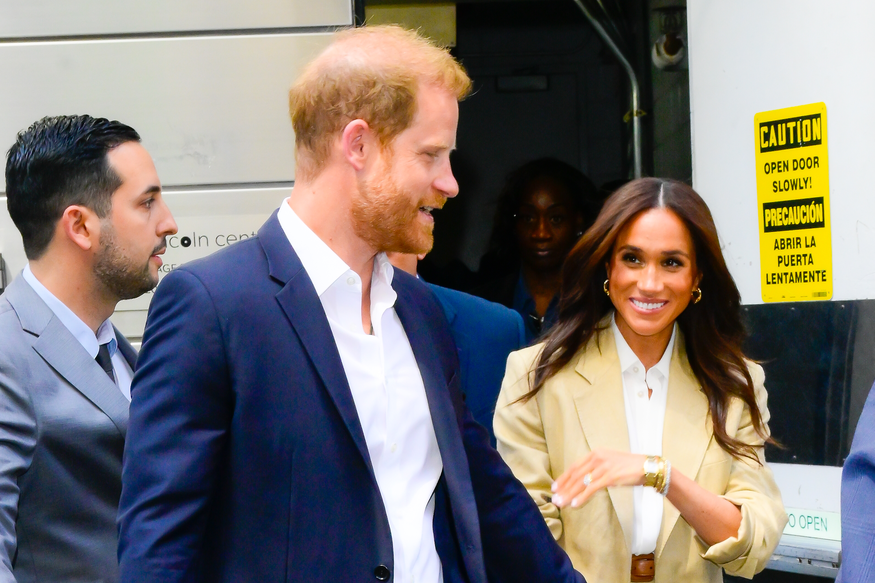 Prinz Harry, Herzog von Sussex, und Meghan, Herzogin von Sussex, werden am 23. April 2025 in New York City gesehen. | Quelle: Getty Images