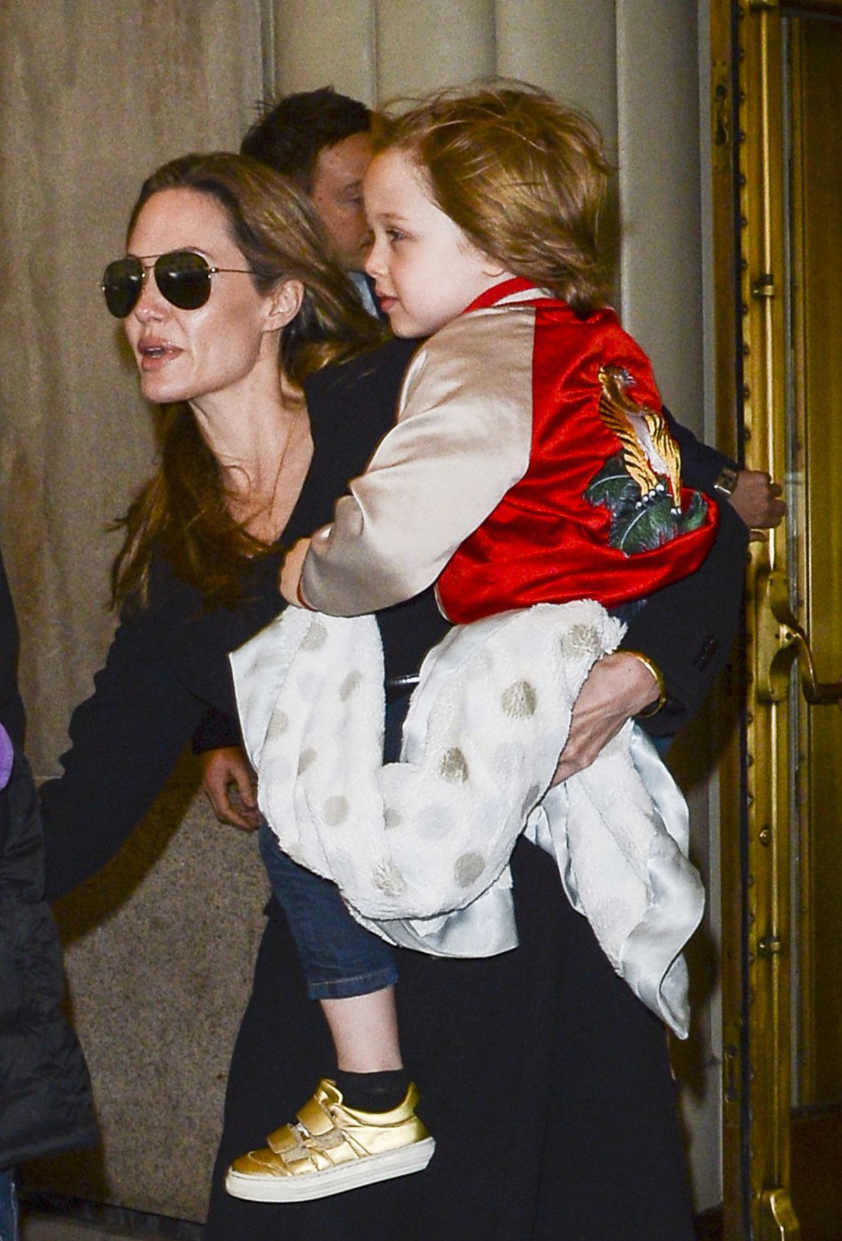 Angelina Jolie und Knox Jolie-Pitt wurden am 5. April 2013 in New York City gesichtet. | Quelle: Getty Images