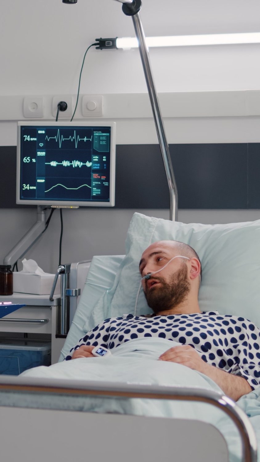 Ein kranker Mann im Krankenhaus | Quelle: Freepik