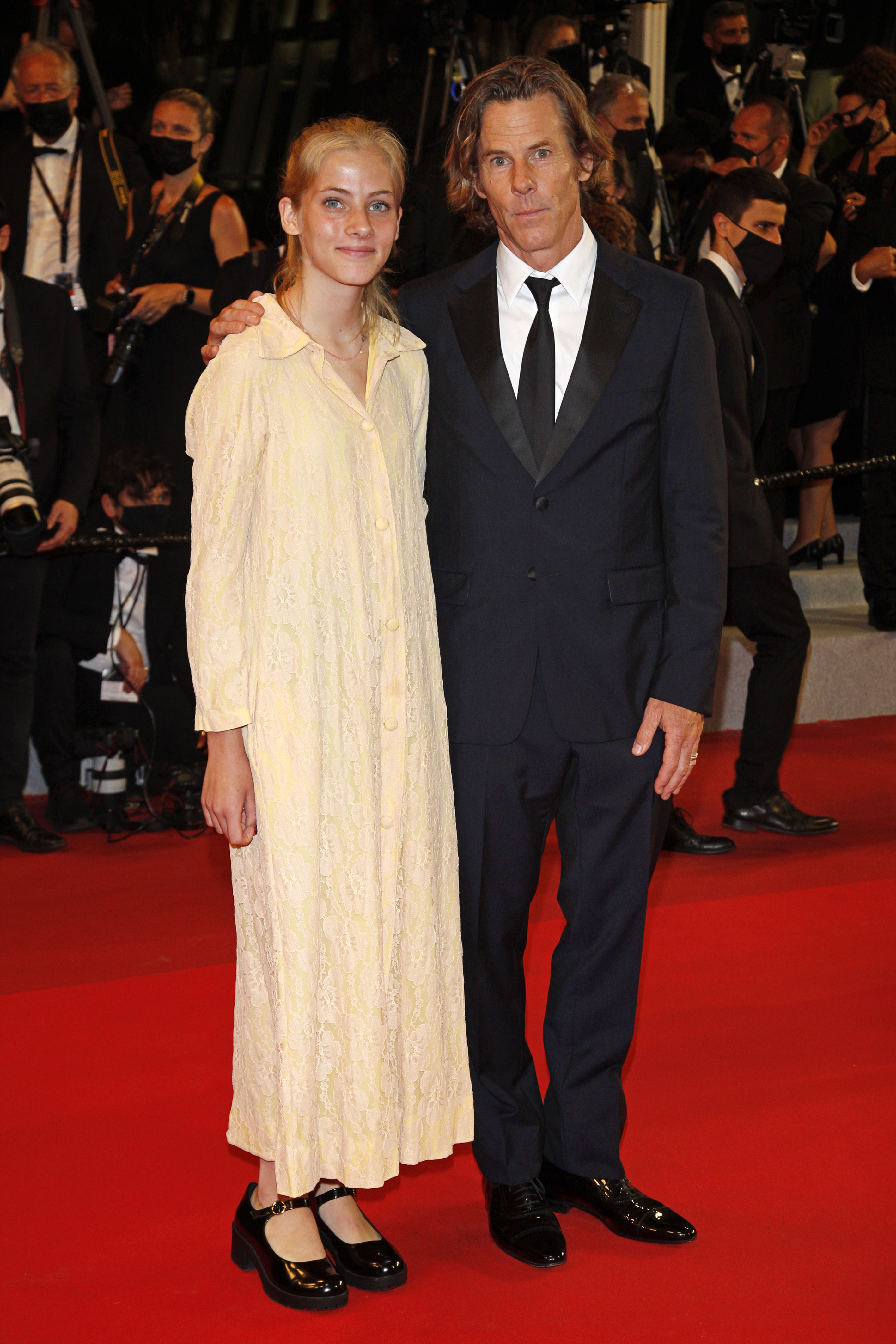 Danny Moder und Hazel Moder kommen zur Premiere von "Flag Day" während der 74. Filmfestspiele von Cannes in Cannes, Frankreich, am 10. Juli 2021. | Quelle: Getty Images