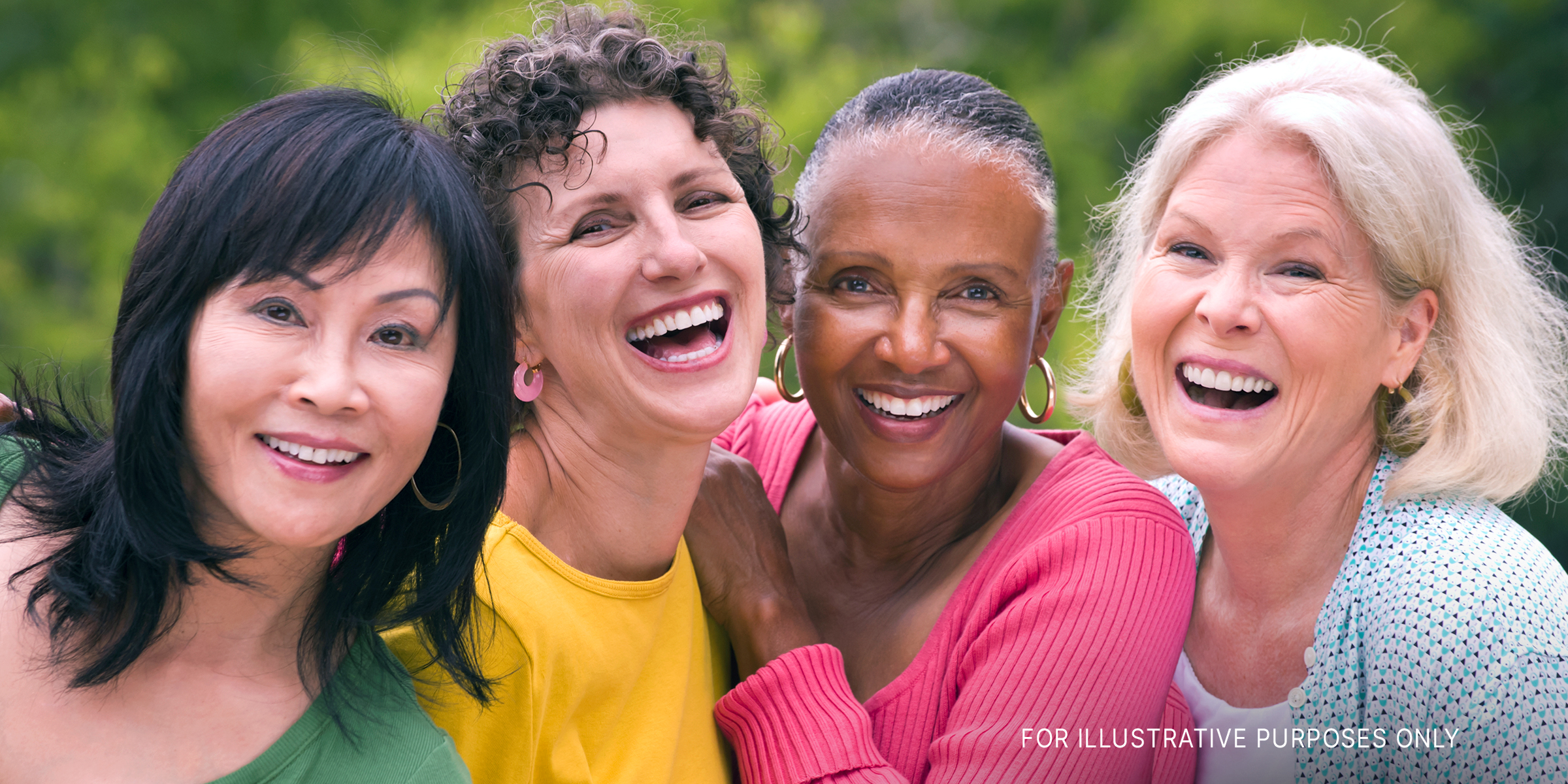 Eine Gruppe von glücklichen Frauen | Quelle: Getty Images