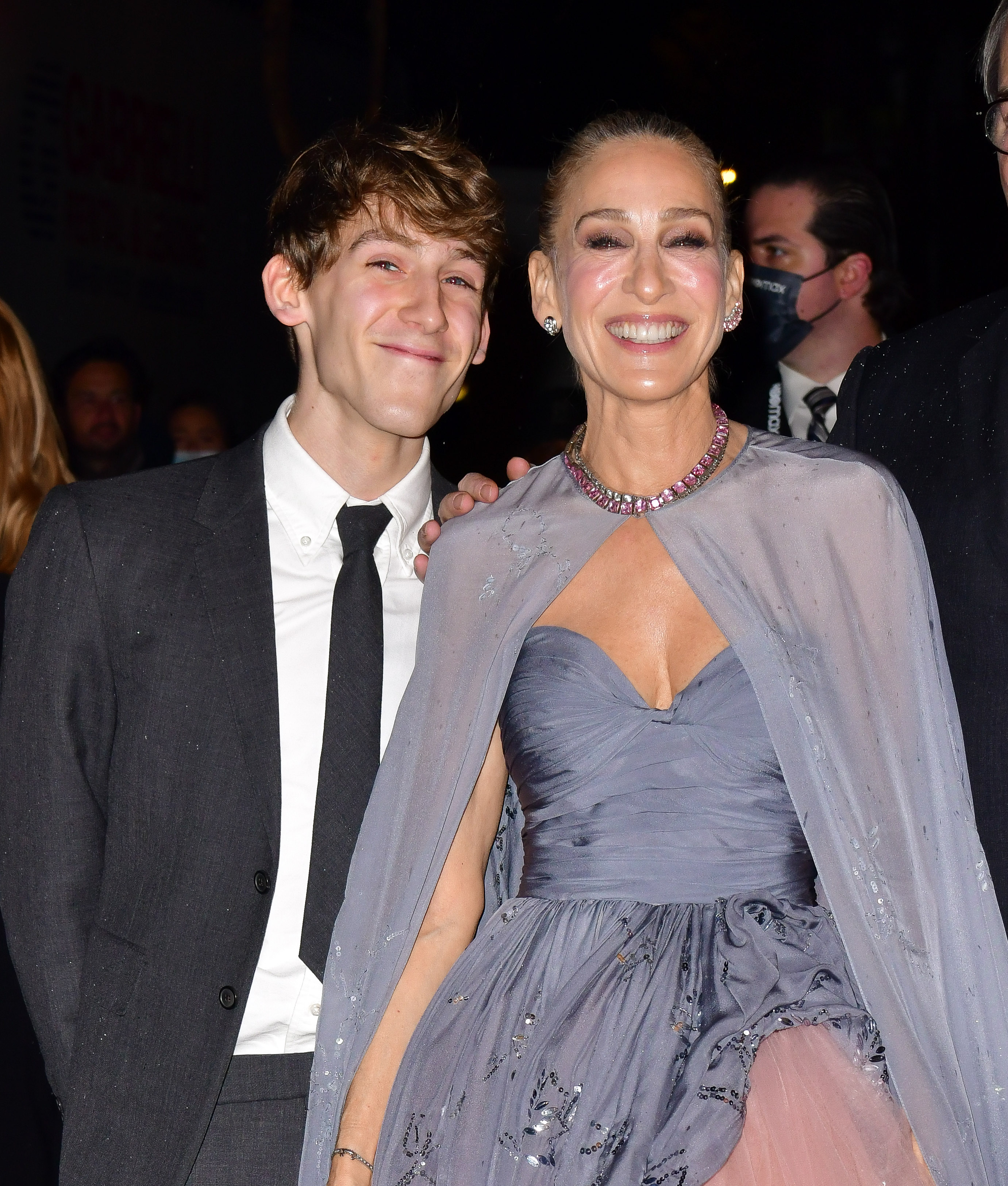 James Broderick und Sarah Jessica Parker besuchen die Premiere von "And Just Like That" in New York City am 8. Dezember 2021. | Quelle: Getty Images