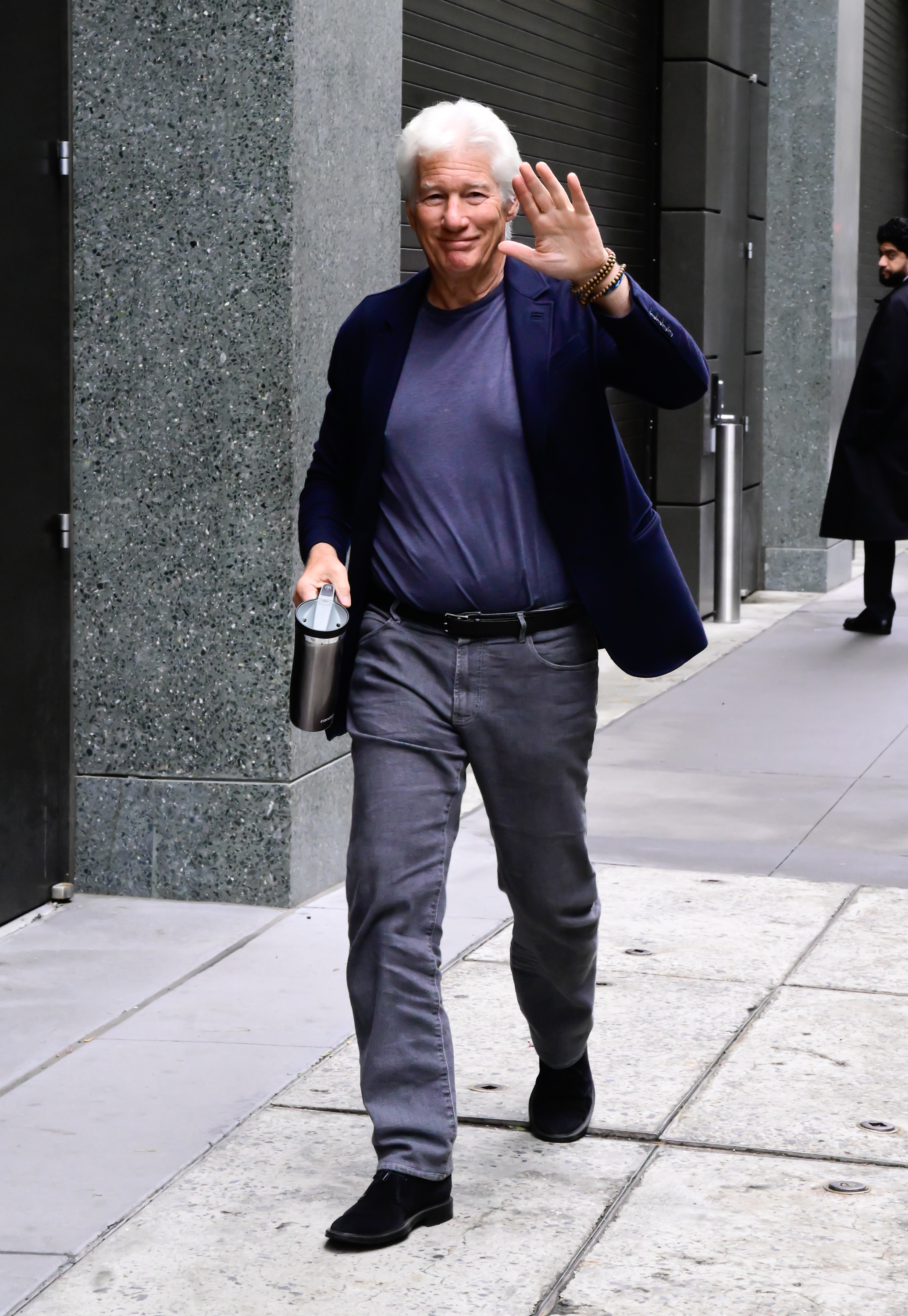Richard Gere wurde im Oktober 2025 in New York City fotografiert – ein Zeichen dafür, dass der Schauspieler trotz seines Hauptwohnsitzes in Spanien weiterhin enge Verbindungen zu den Vereinigten Staaten pflegt. | Quelle: Getty Images