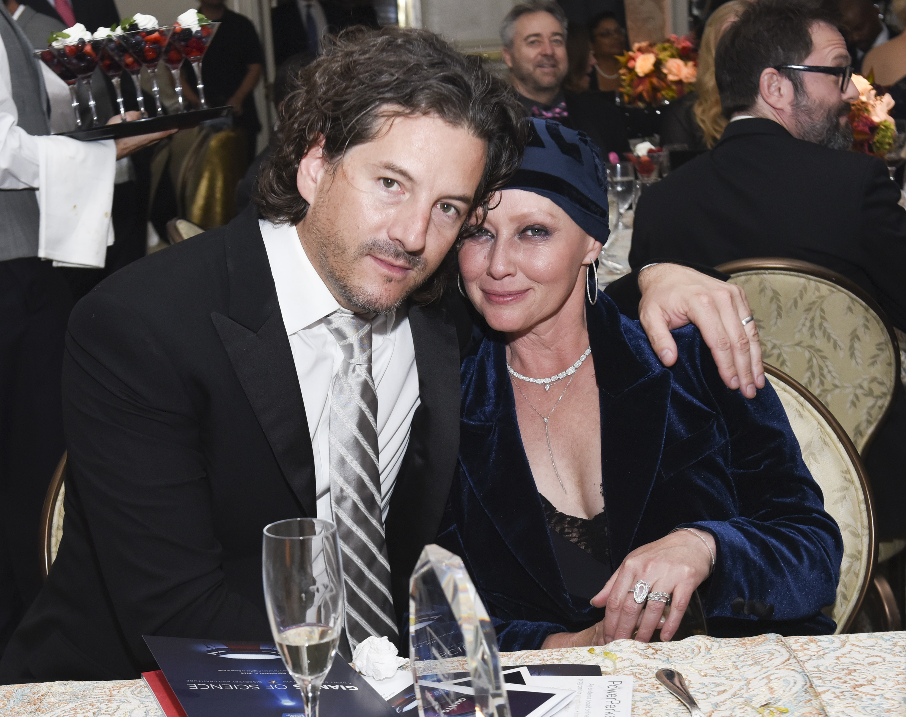 Kurt Iswarienko und Shannen Doherty bei der "Giants of Science Los Angeles Gala" der American Cancer Society am 5. November 2016 in Los Angeles, Kalifornien. | Quelle: Getty Images