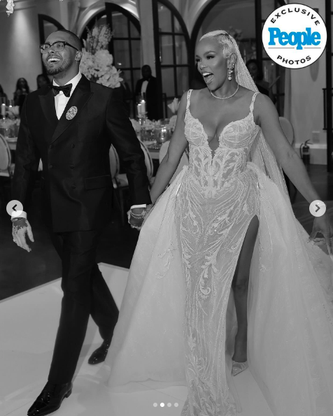 Taleo Coles und LeToya Luckett an ihrem Hochzeitstag, gepostet am 1. August 2024 | Quelle: Instagram/people und letoyaluckett