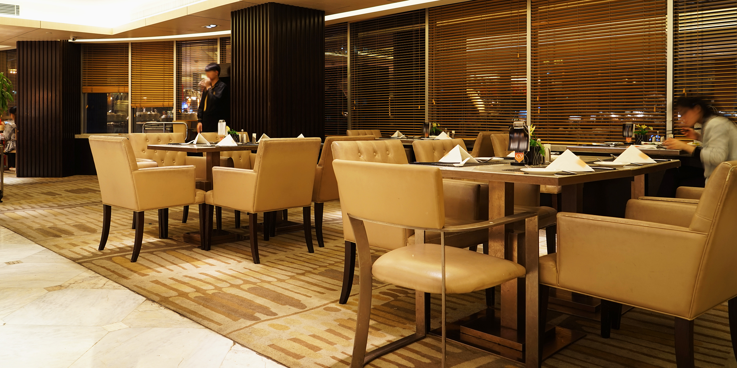 Ein Restaurant | Quelle: Shutterstock