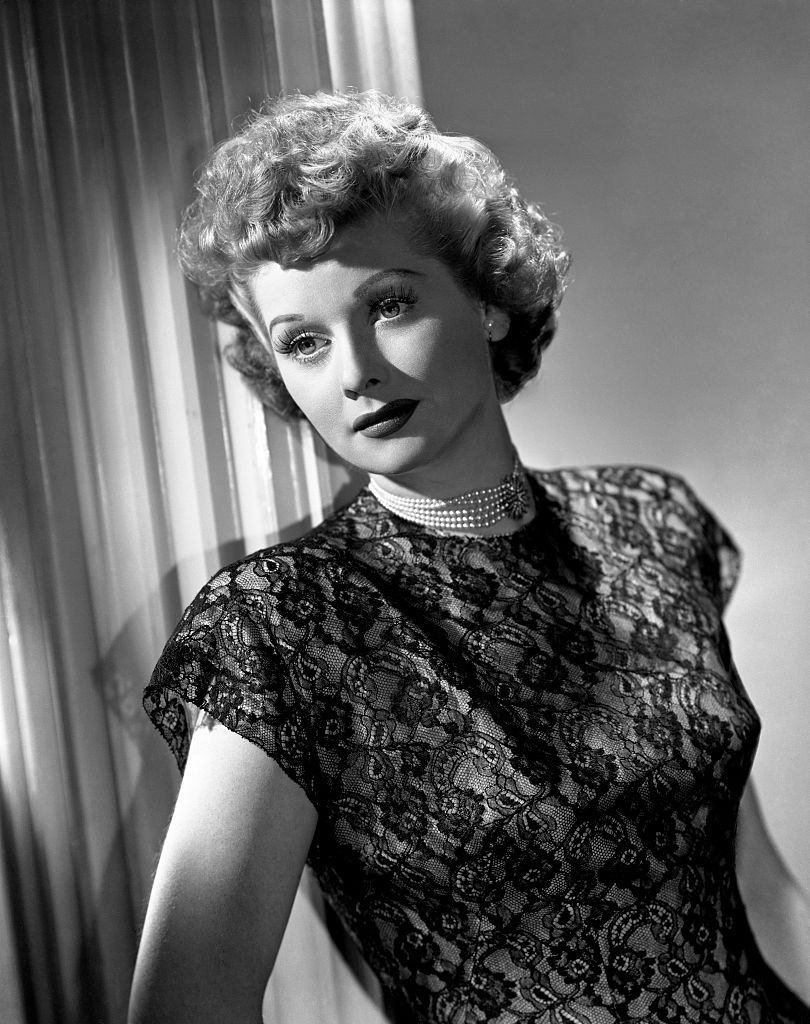 Lucille Ball als Liz Cooper in der Radiosendung "My Favorite Husband" am 15. Dezember 1948, Hollywood, Kalifornien | Quelle: Getty Images