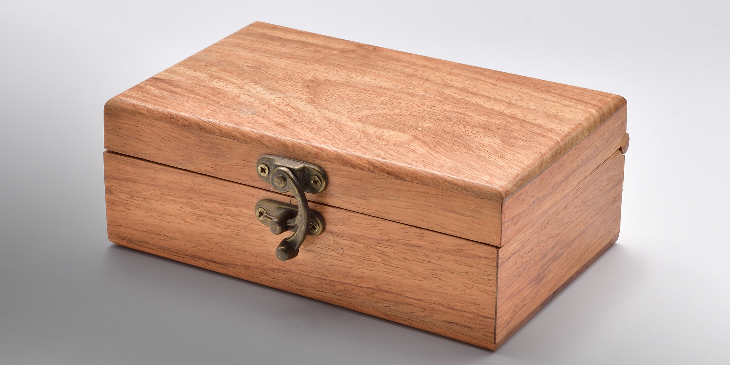 Eine Holzkiste | Quelle: Shutterstock
