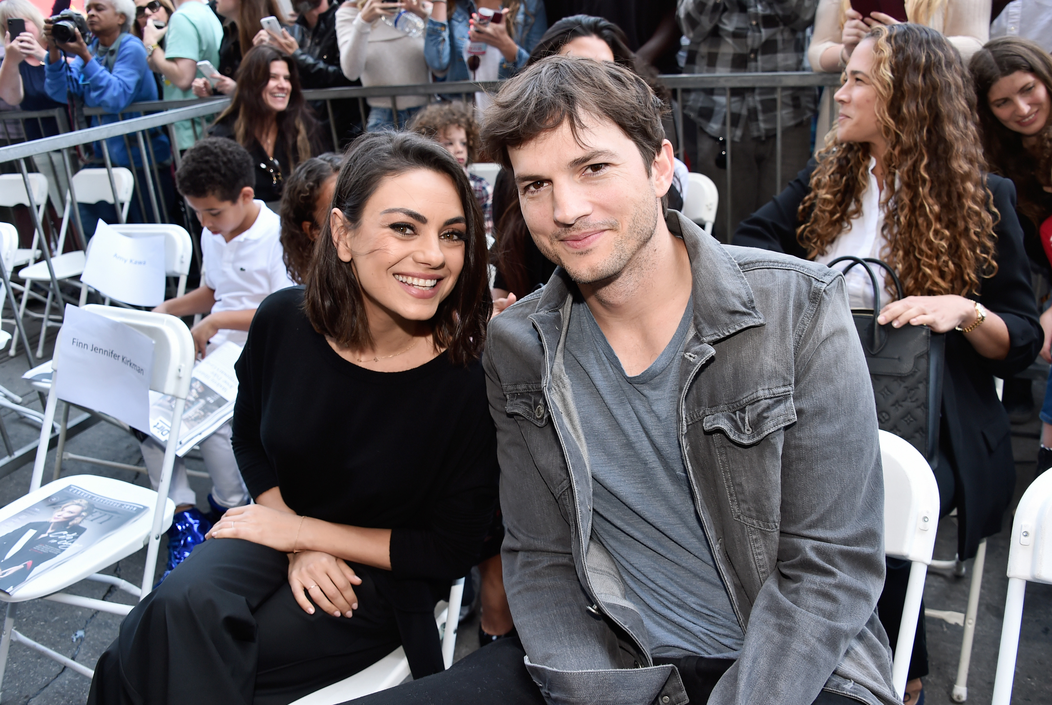 Mila Kunis und Ashton Kutcher, fotografiert am 13. November 2022 | Quelle: Getty Images