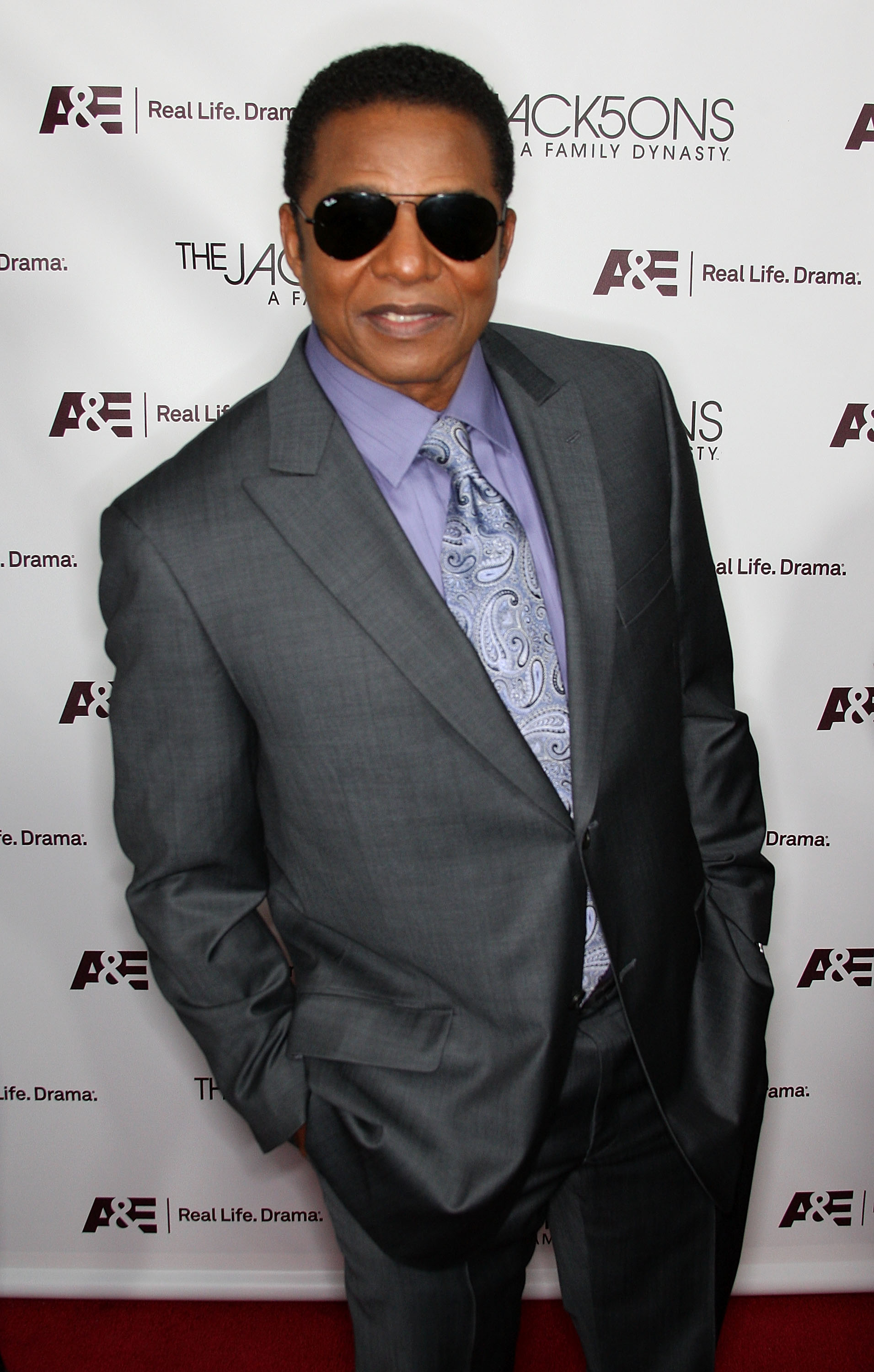 Jackie Jackson bei der Premiere von "The Jacksons: A Family Dynasty" am 9. Dezember 2009 in Los Angeles, Kalifornien. | Quelle: Getty Images