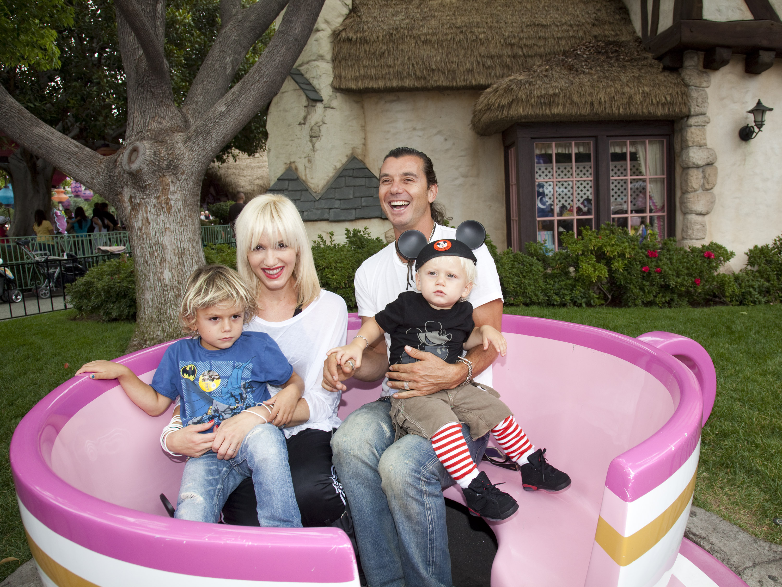 Gavin Rossdale und Gwen Stefani mit ihren Kindern, 2010 | Quelle: Getty Images