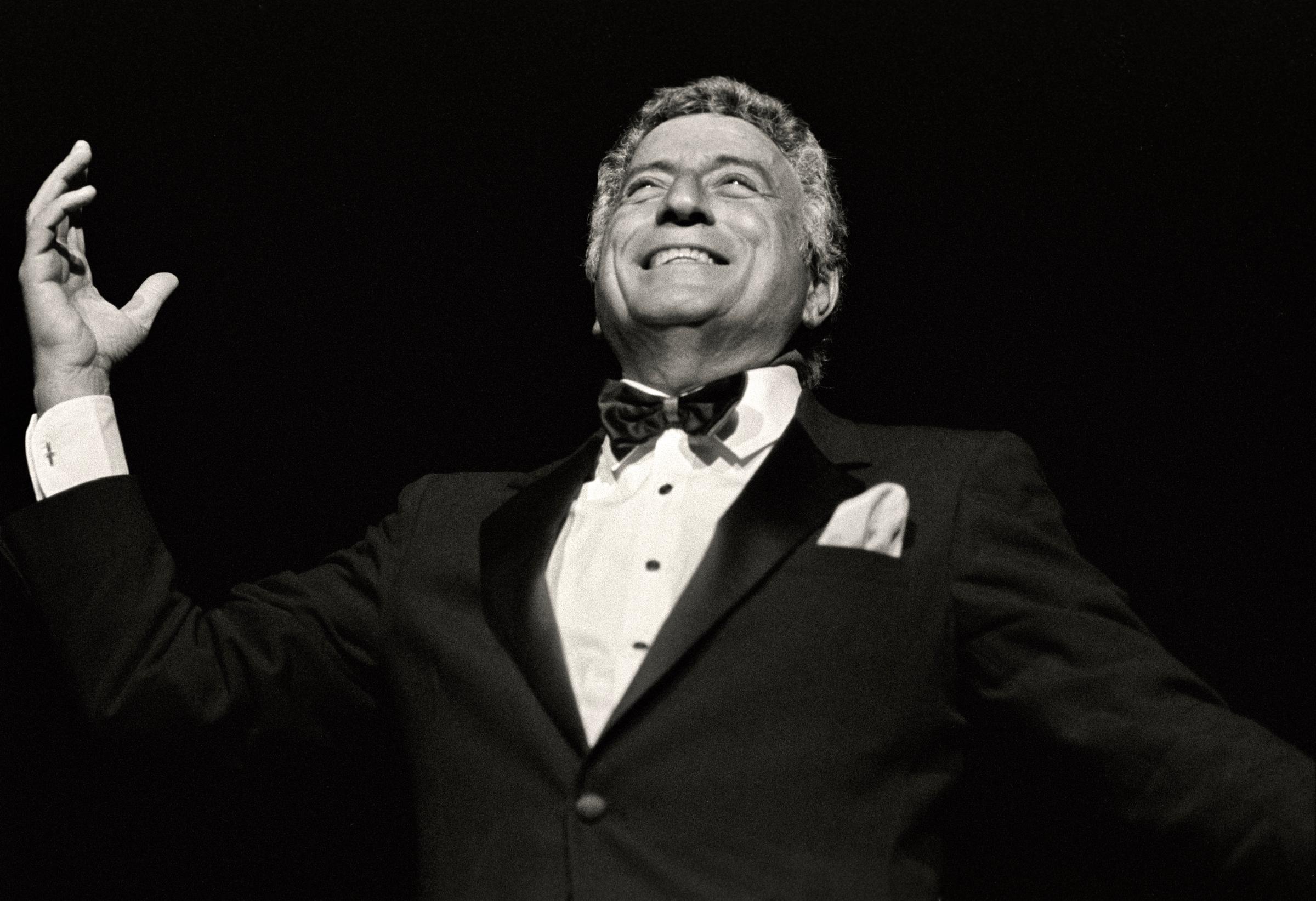 Tony Bennett bei einem Live-Auftritt am 4. Oktober 1991 in Cheyenne, Wyoming. | Quelle: Getty Images