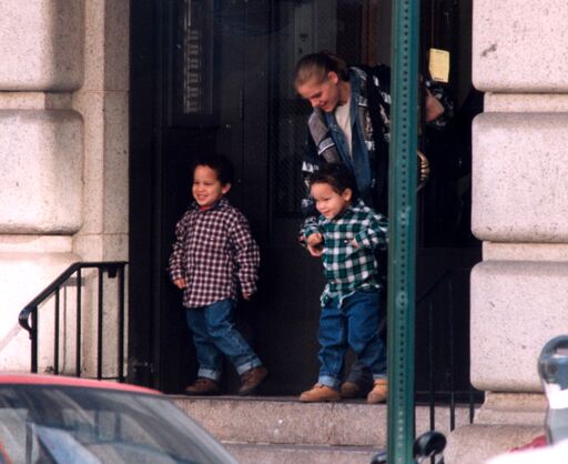 Robert De Niros Zwillingssöhne, als sie jünger waren | Quelle: Getty Images