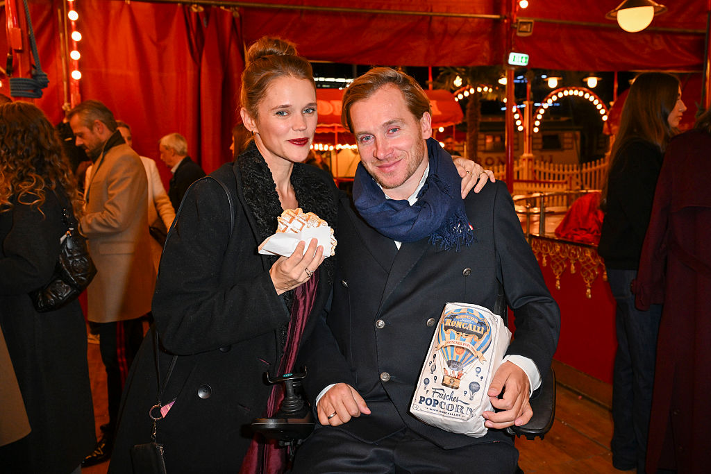 Sarah Elena Timpe und Samuel Koch besuchen die Circus Roncalli „ARTistART“-Premiere im Werksviertel München am 24. Oktober 2025 in München | Quelle: Getty Images