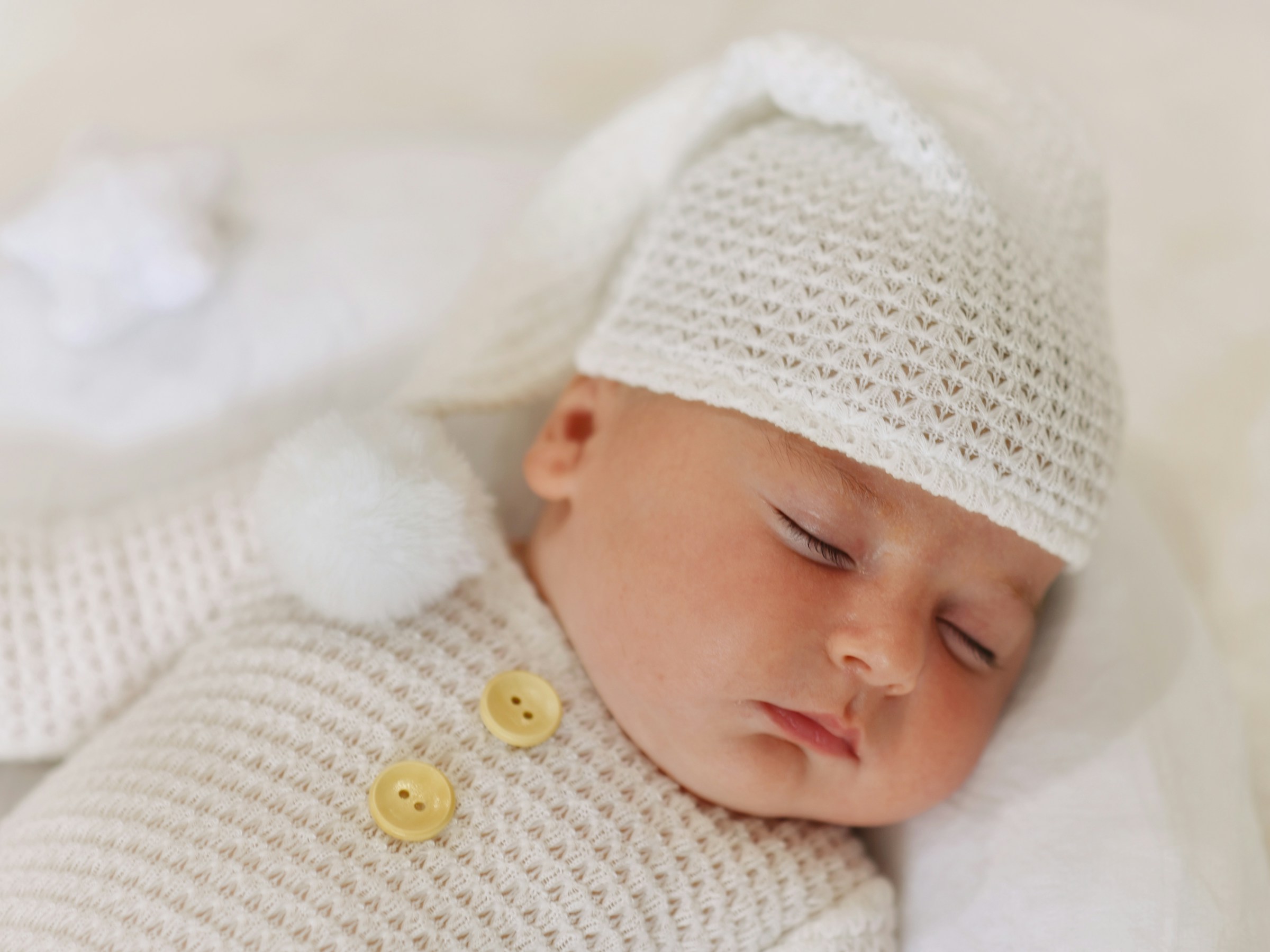 Ein Baby, das fest schläft | Quelle: Unsplash