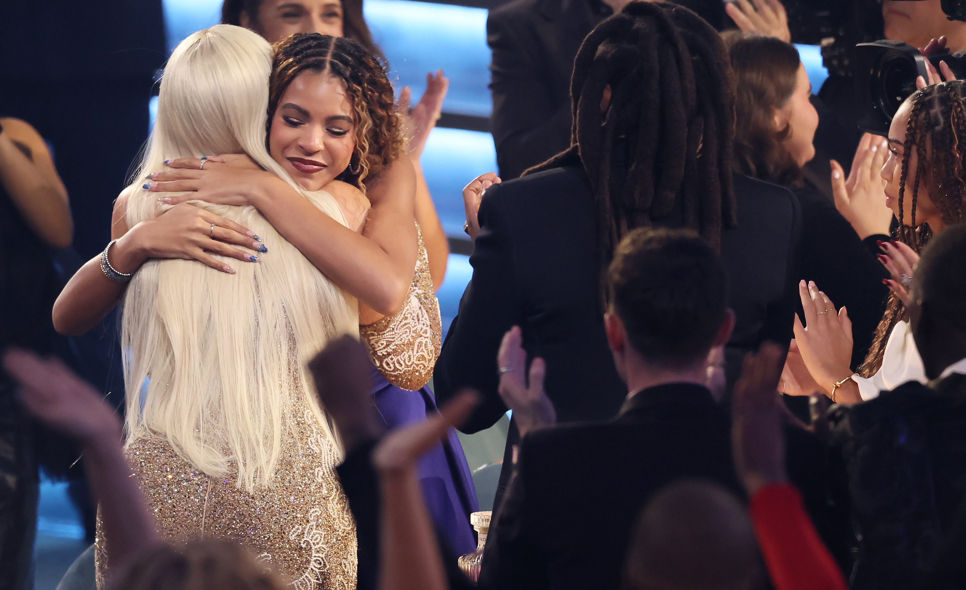 Blue Ivy reagiert, als Beyonce bei den 67. Grammys Awards in der Crypto.com Arena in Los Angeles, Kalifornien, am 2. Februar 2025 das Album des Jahres gewinnt | Quelle: Getty Images