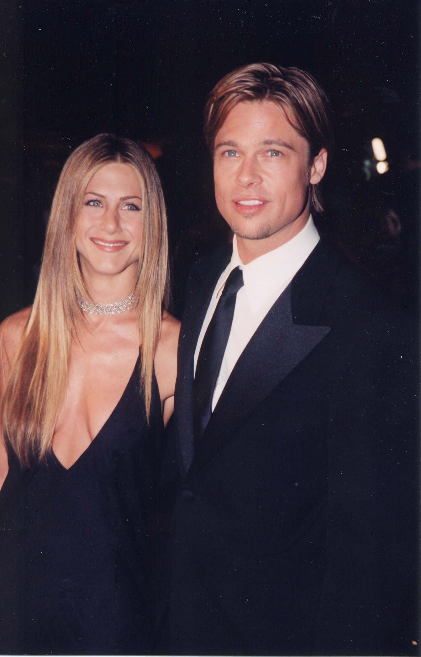 Jennifer Aniston und Brad Pitt während der 72nd Annual Academy Awards am 26. März 2000 | Quelle: Getty Images