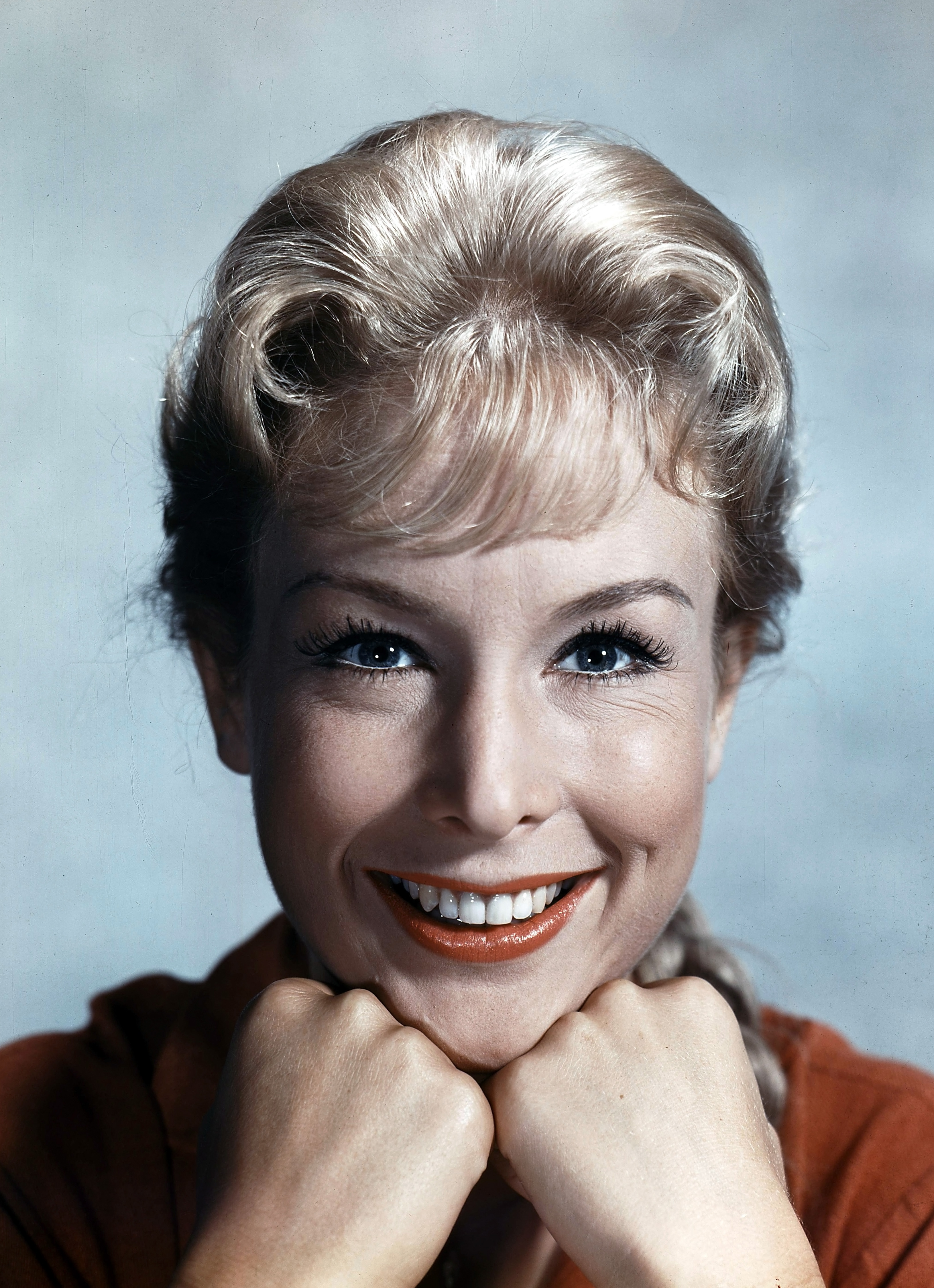 Ein Porträt von Barbara Eden in dem Film "A Private's Affair" im Jahr 1959. | Quelle: Getty Images