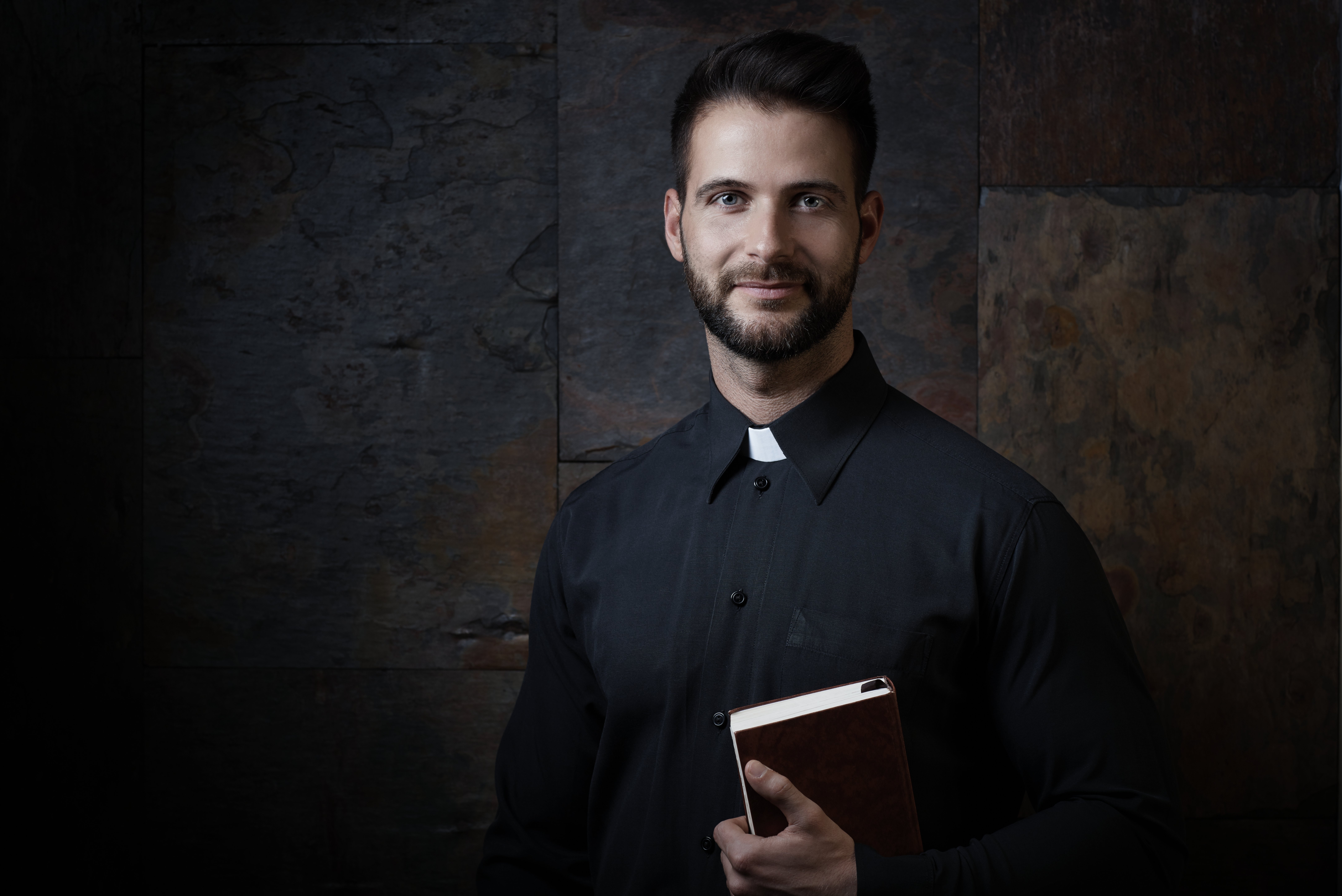 Priester | Quelle: Shutterstock