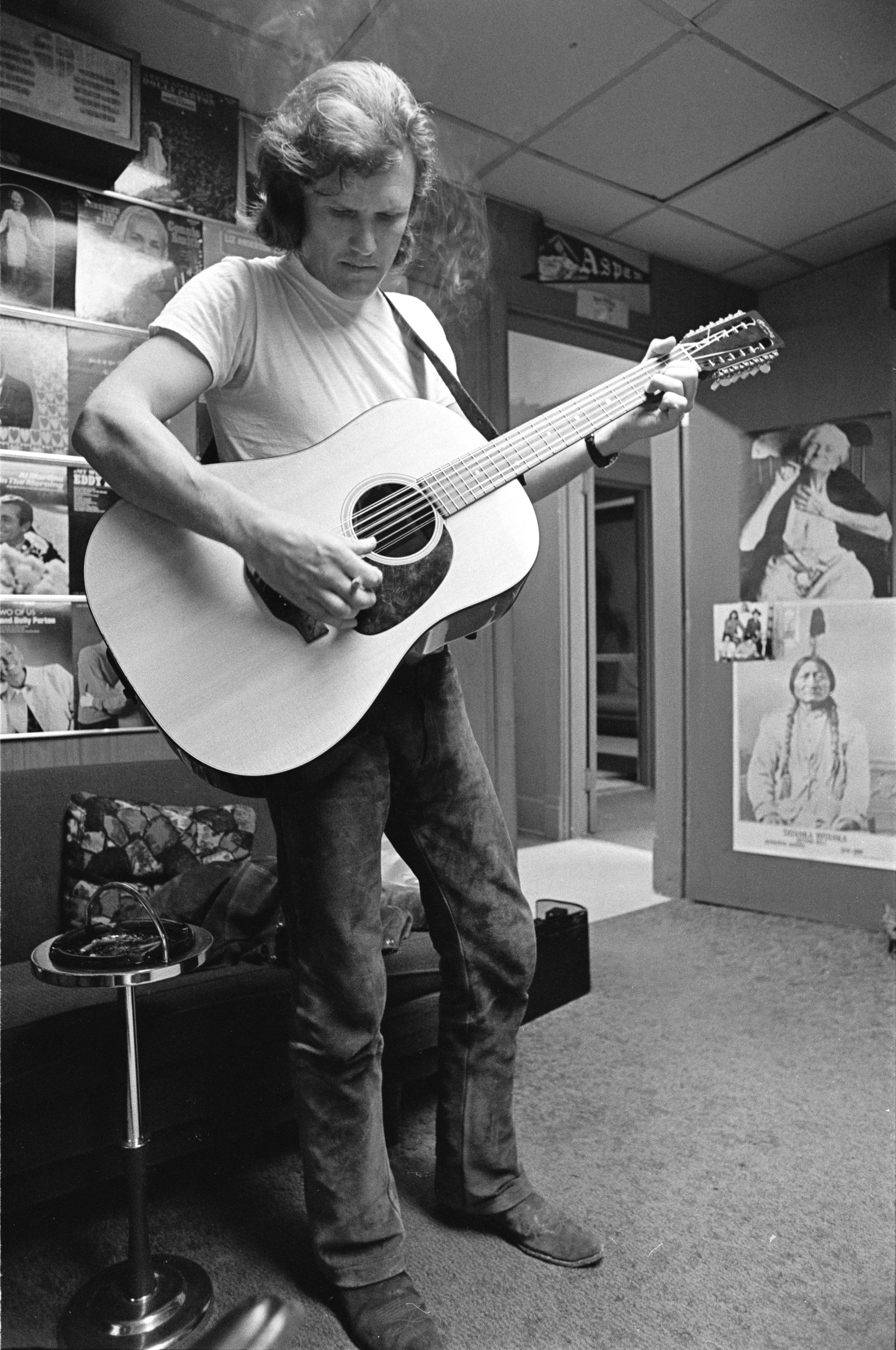 Kris Kristofferson in Nashville, Tennessee im Jahr 1970 | Quelle: Getty Images